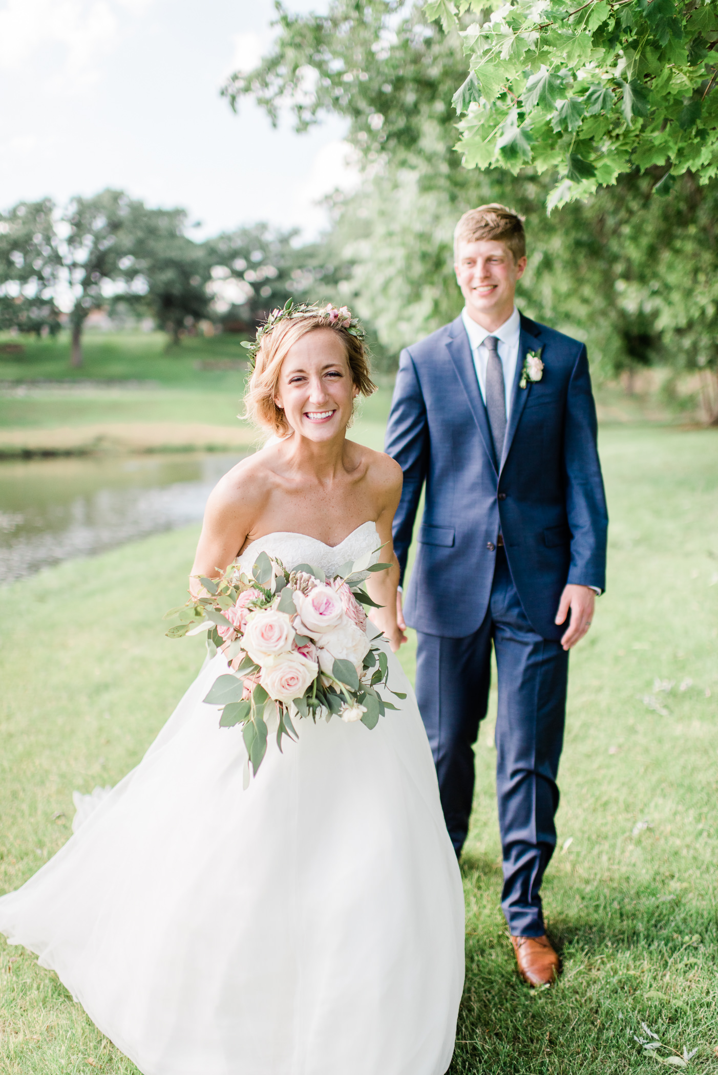 Lake Windsor Country Club Wedding Photographers - Larissa Marie Photography