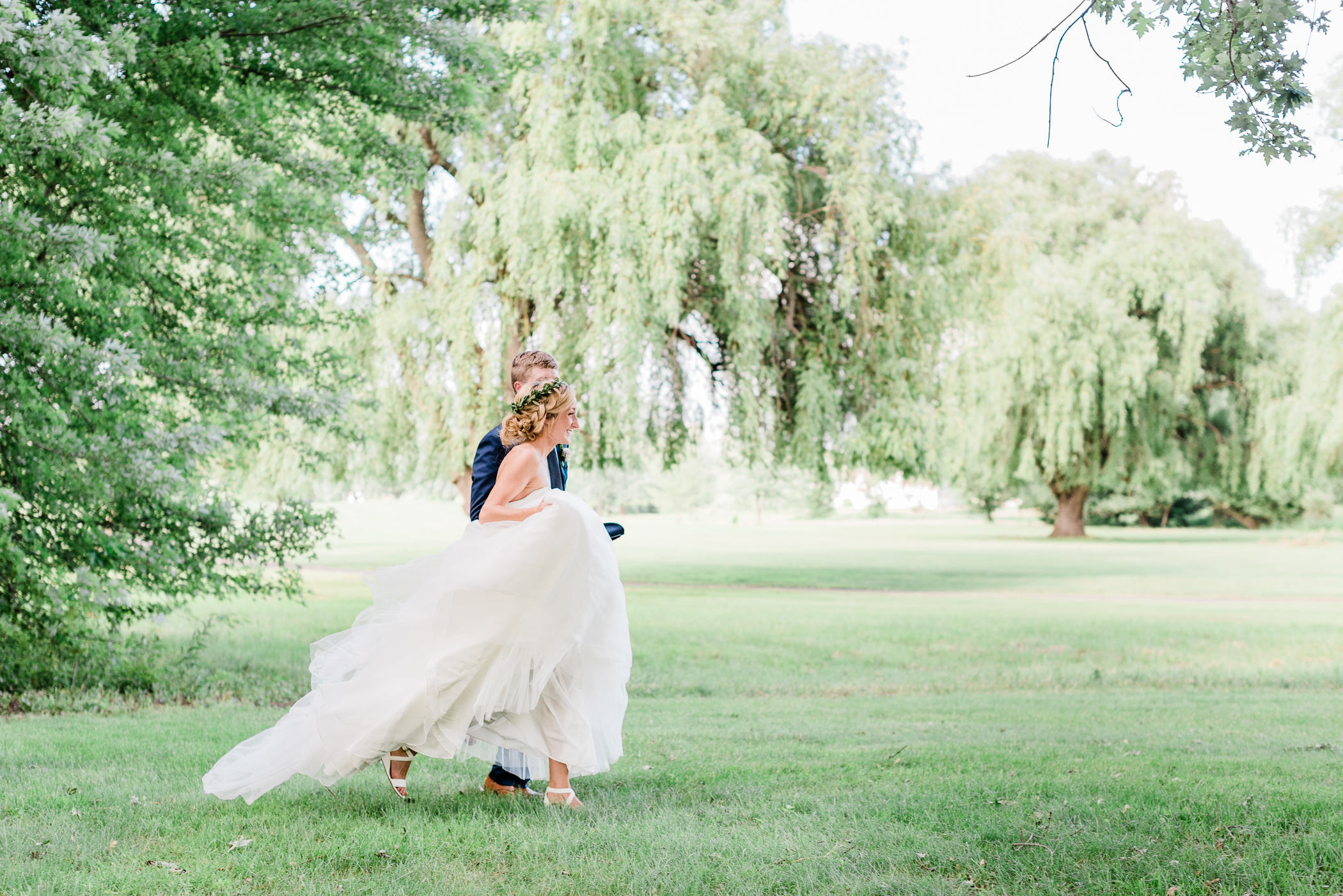 Lake Windsor Country Club Wedding Photographers - Larissa Marie Photography