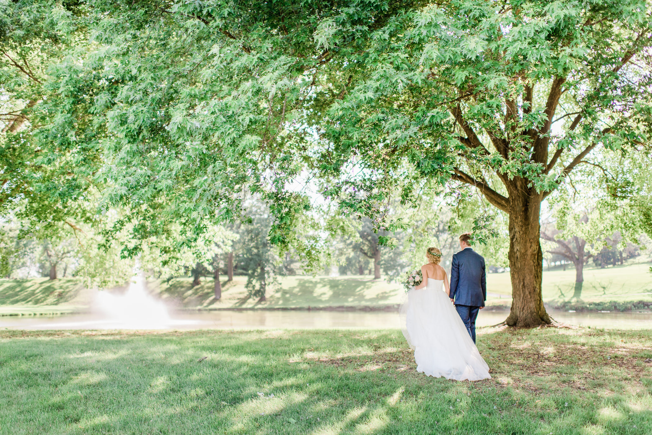 Lake Windsor Country Club Wedding Photographers - Larissa Marie Photography