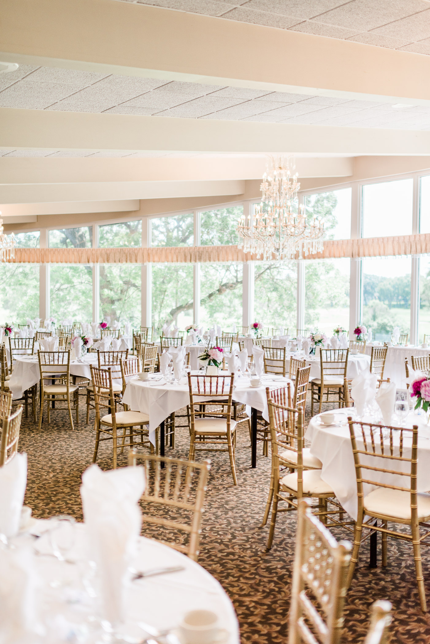 Lake Windsor Country Club Wedding Photographers - Larissa Marie Photography