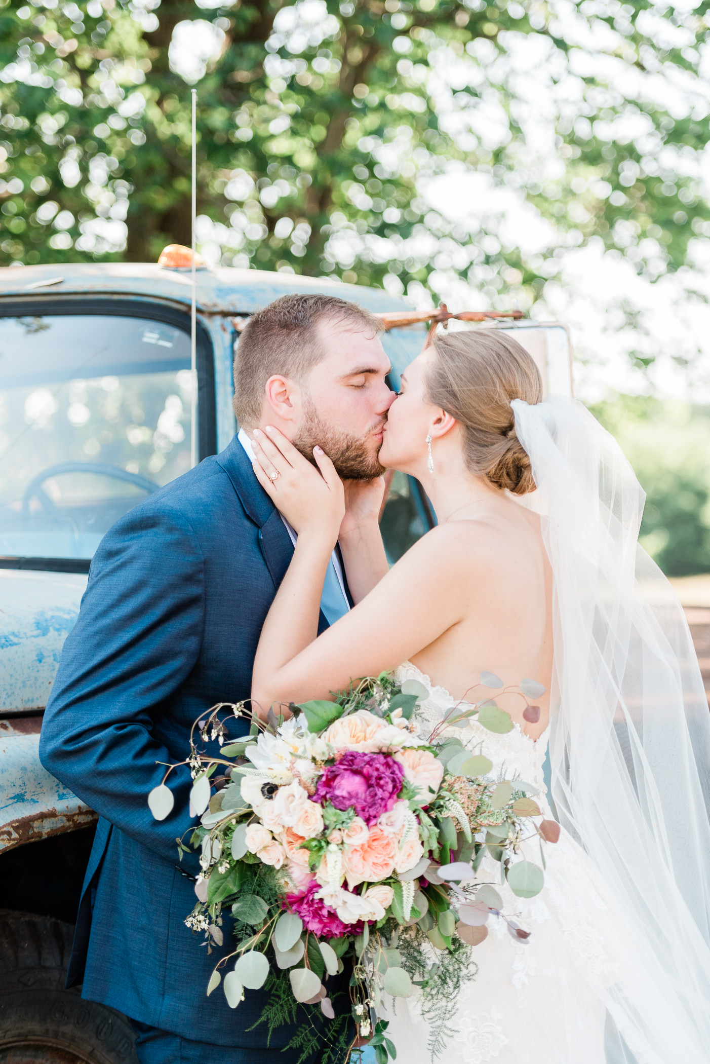 Pioneer Creek Farm Wedding Photographers - Larissa Marie Photography