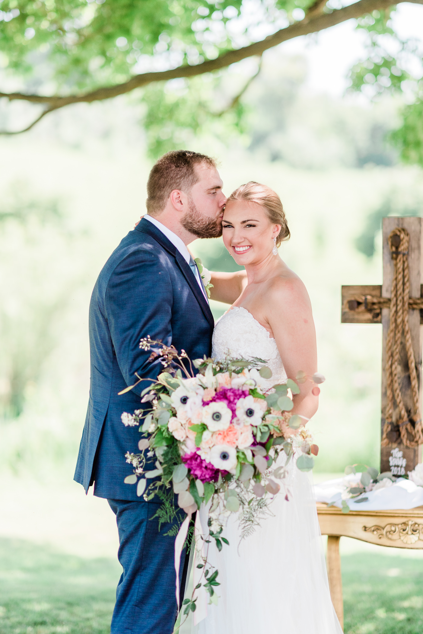 Pioneer Creek Farm Wedding Photographers - Larissa Marie Photography