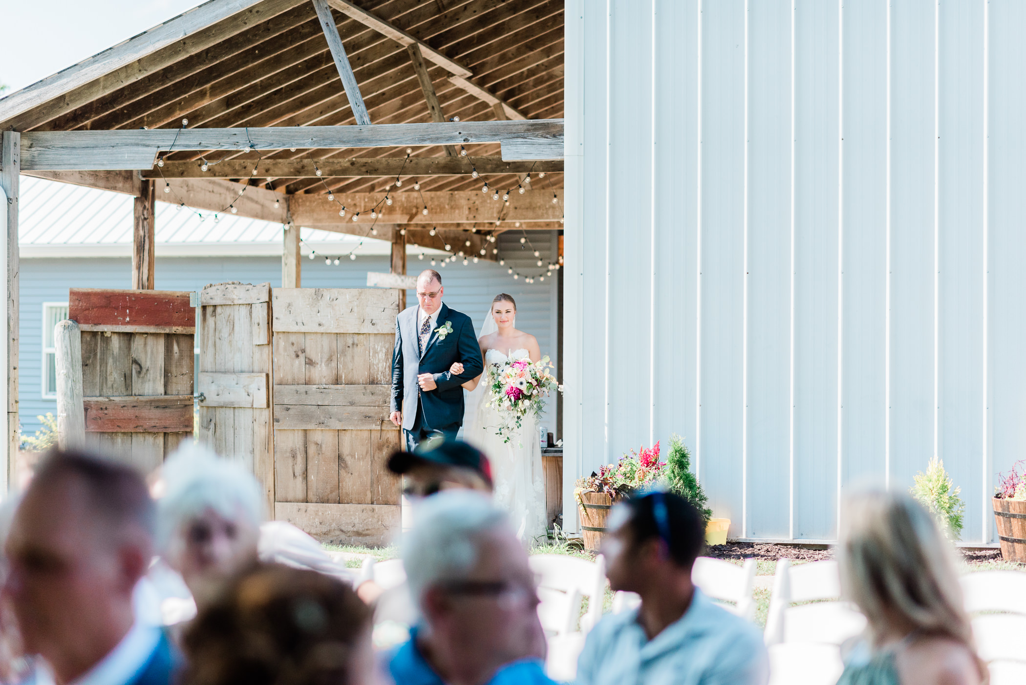 Pioneer Creek Farm Wedding Photographers - Larissa Marie Photography