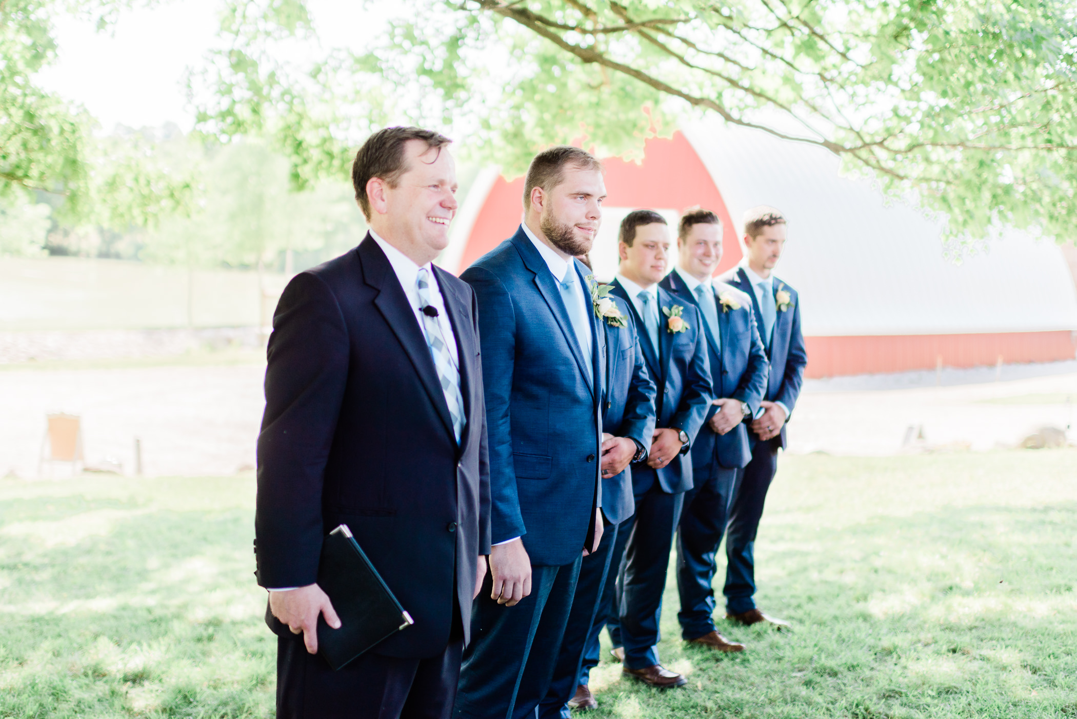 Pioneer Creek Farm Wedding Photographers - Larissa Marie Photography