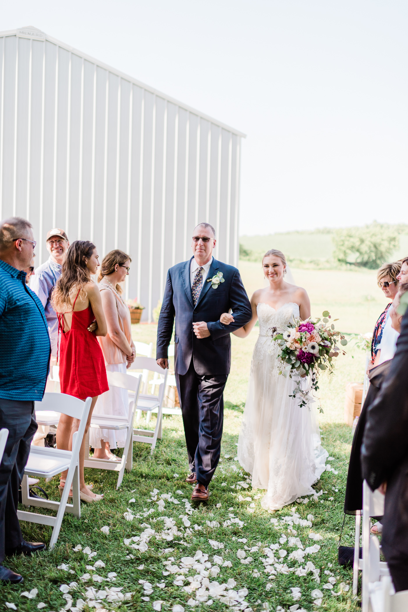 Pioneer Creek Farm Wedding Photographers - Larissa Marie Photography