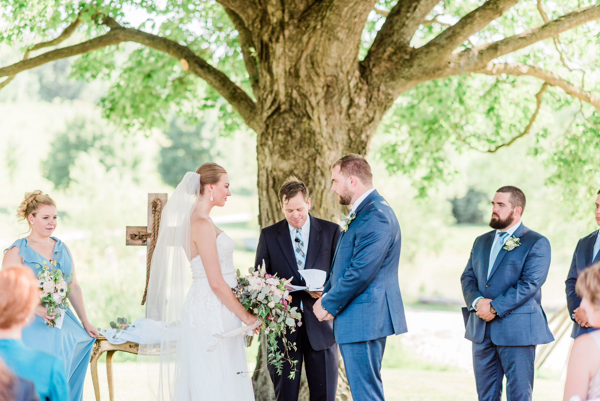 Pioneer Creek Farm Wedding Photographers - Larissa Marie Photography