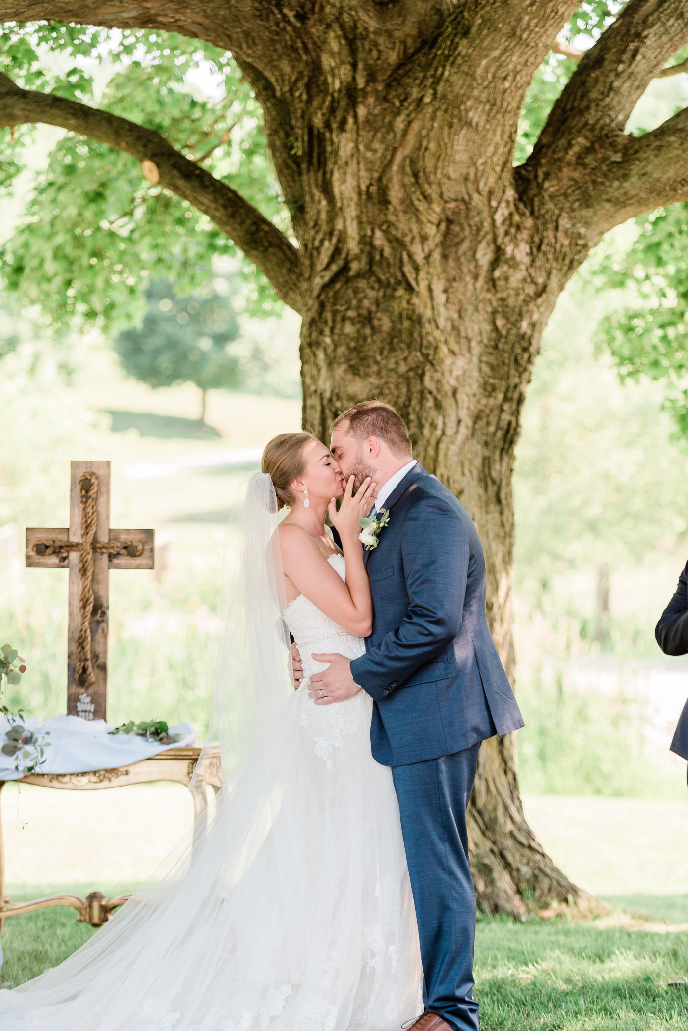 Pioneer Creek Farm Wedding Photographers - Larissa Marie Photography