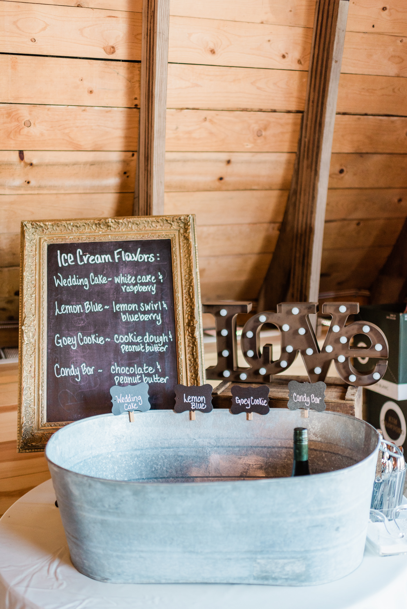 Pioneer Creek Farm Wedding Photographers - Larissa Marie Photography