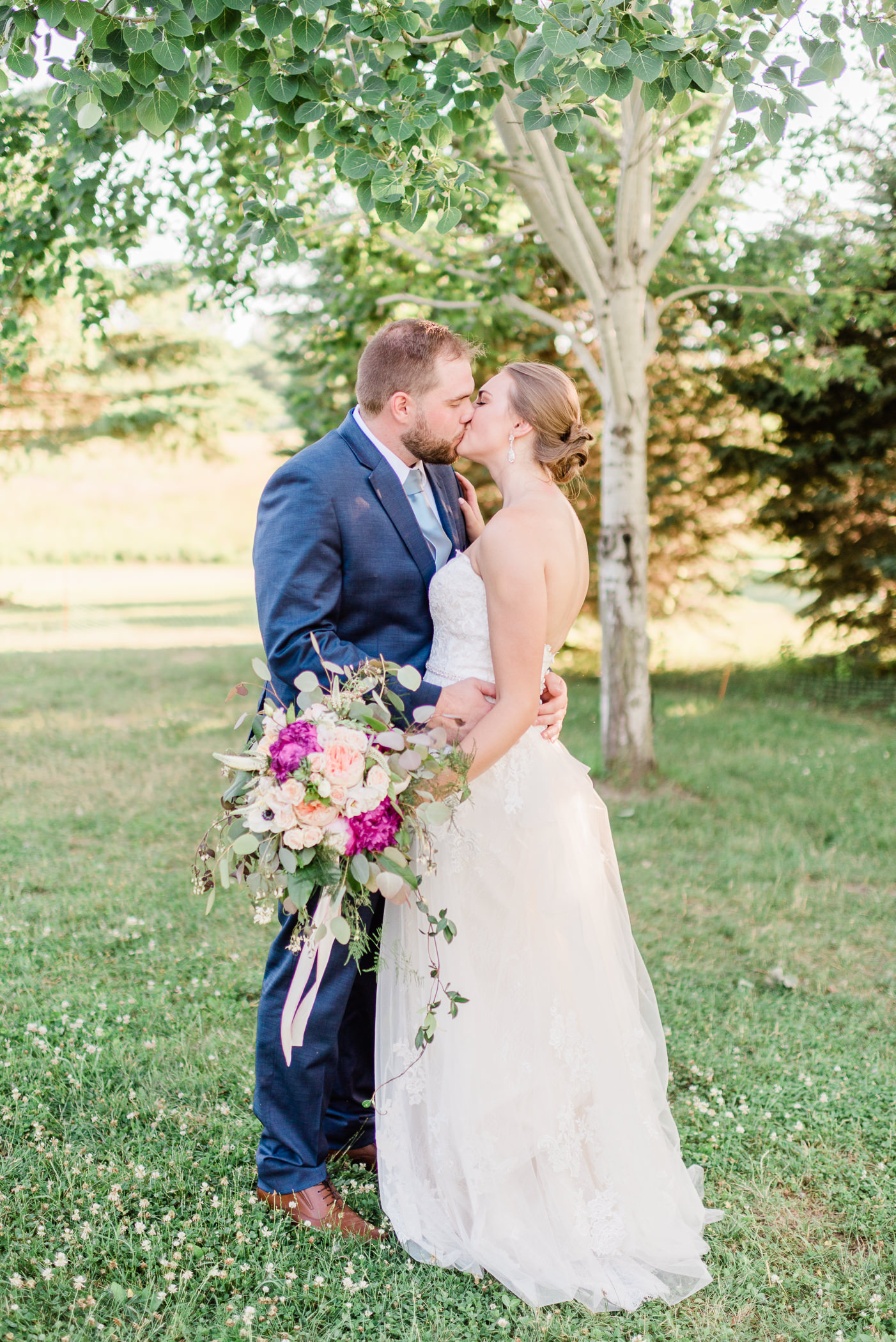 Pioneer Creek Farm Wedding Photographers - Larissa Marie Photography