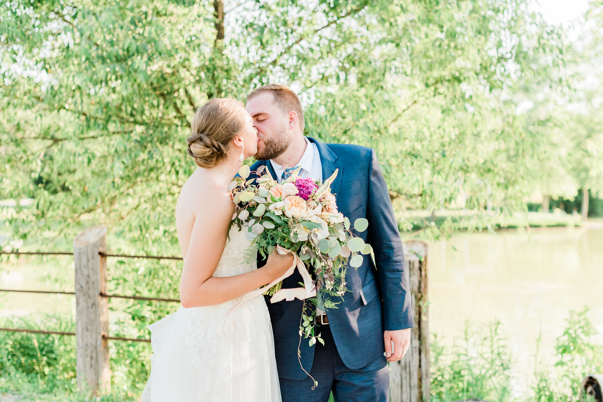 Pioneer Creek Farm Wedding Photographers - Larissa Marie Photography