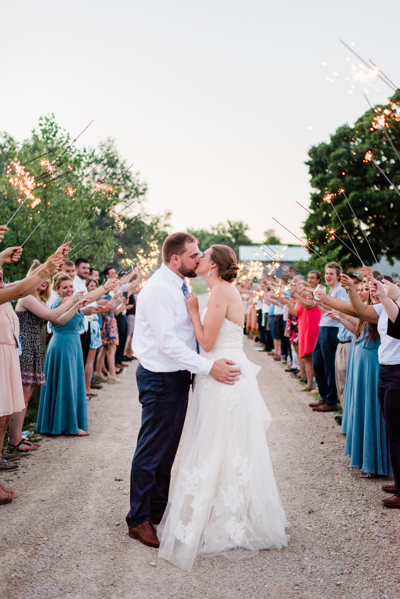 Pioneer Creek Farm Wedding Photographers - Larissa Marie Photography