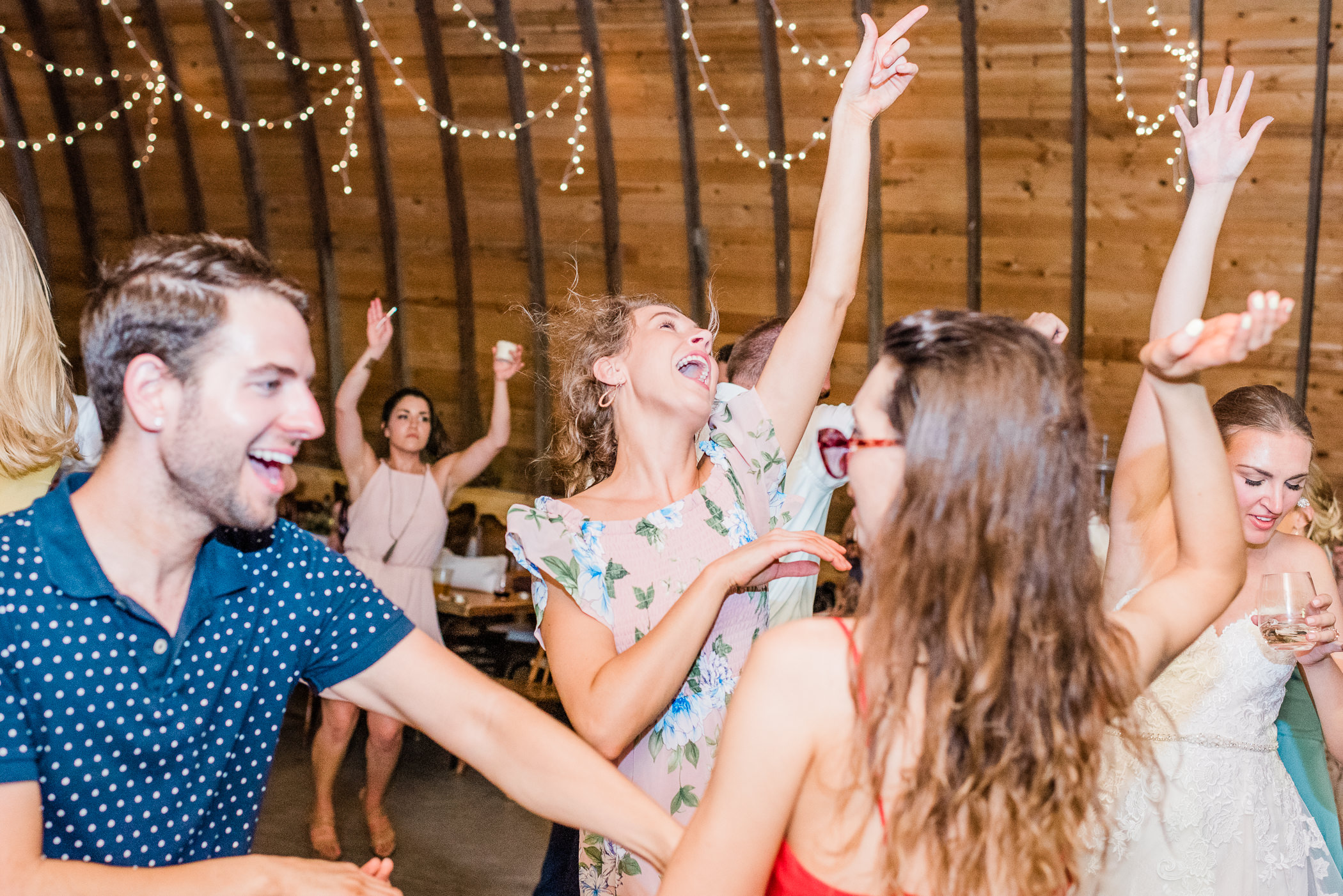 Pioneer Creek Farm Wedding Photographers - Larissa Marie Photography