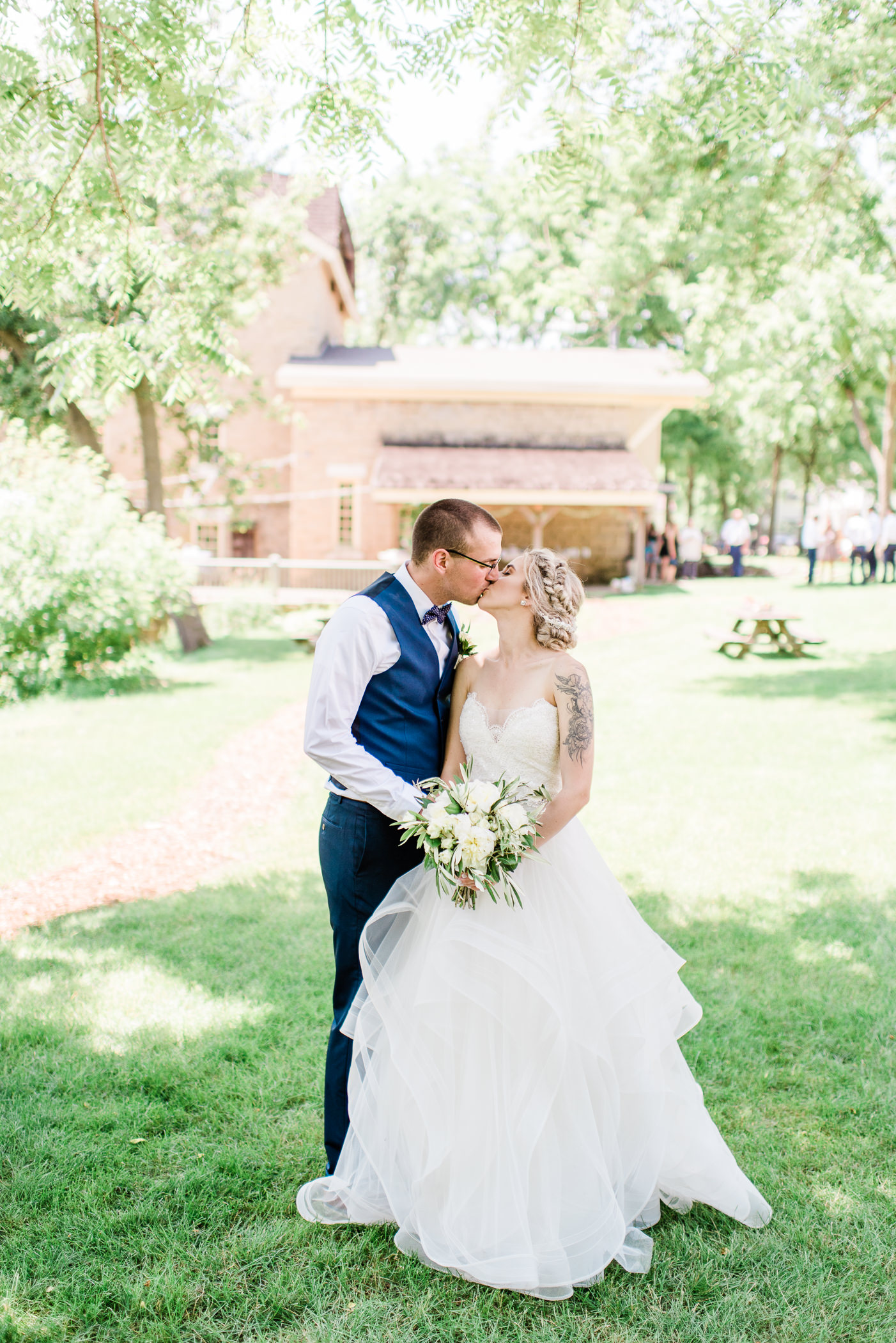 Paoli Mill Terrace and Park Wedding Photographers - Larissa Marie Photography