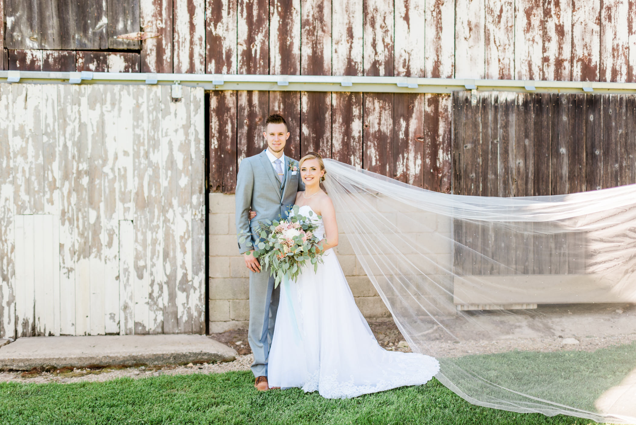 The Barn at Harvest Moon Pond Wedding Photographers - Larissa Marie Photography