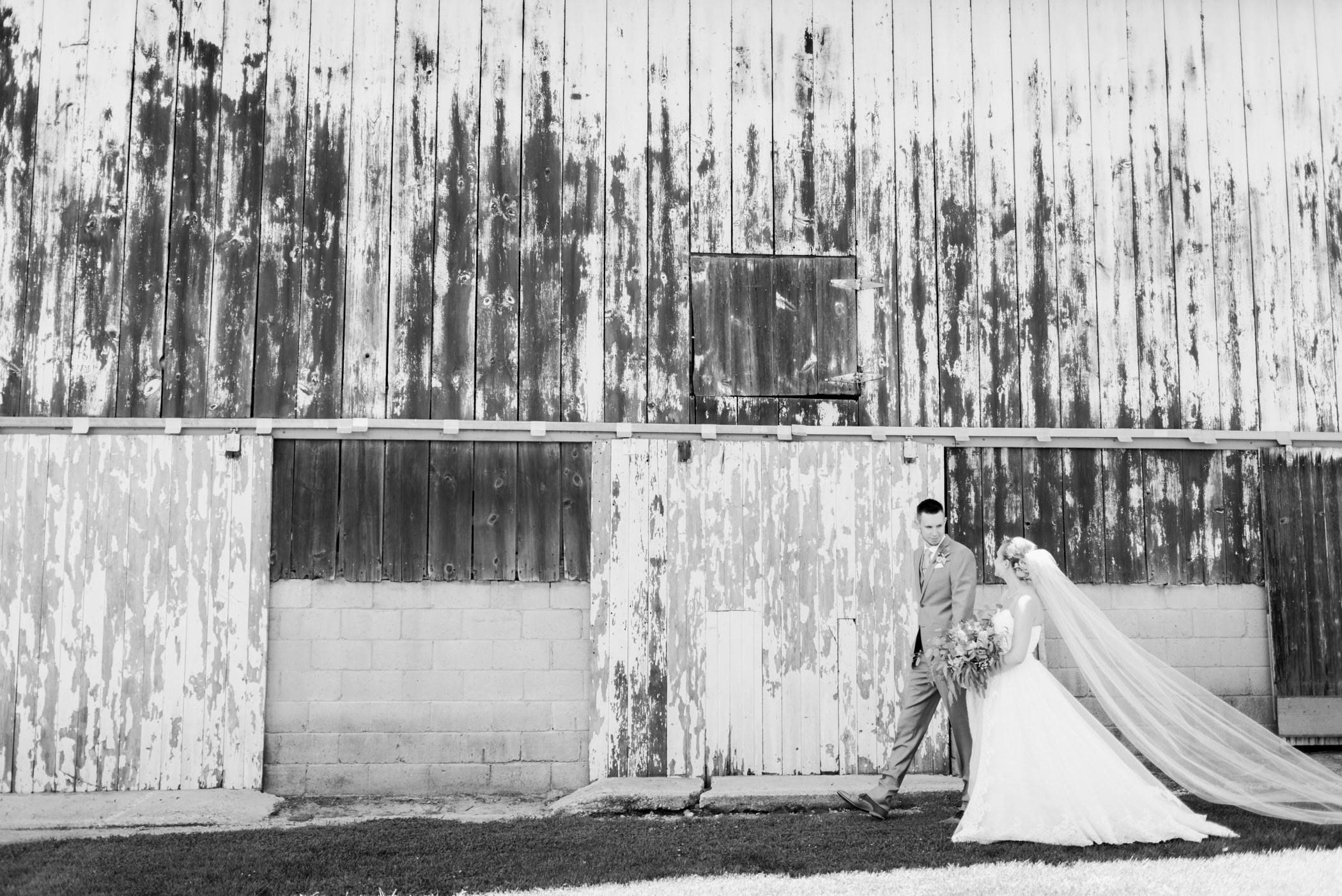 The Barn at Harvest Moon Pond Wedding Photographers - Larissa Marie Photography