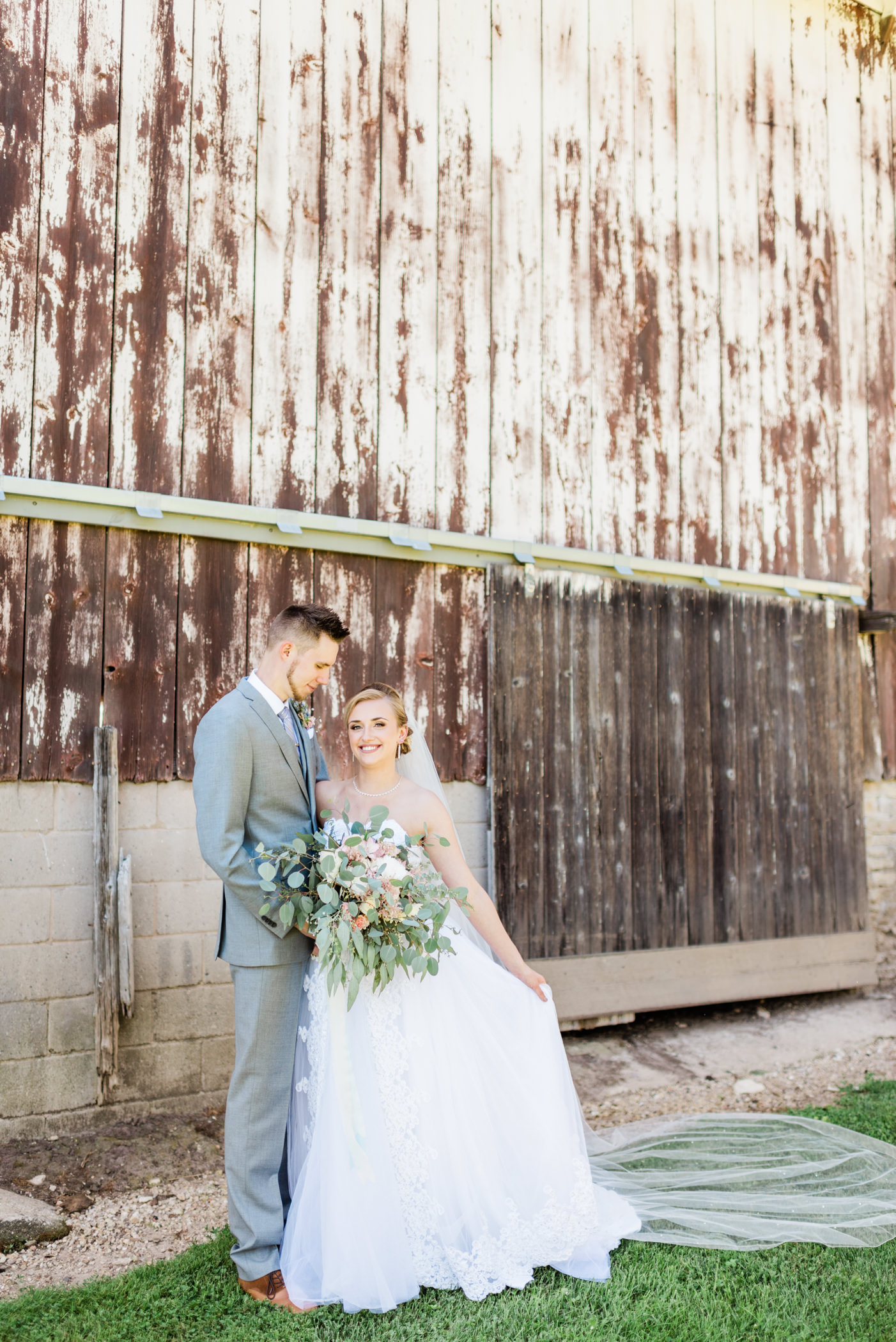 The Barn at Harvest Moon Pond Wedding Photographers - Larissa Marie Photography