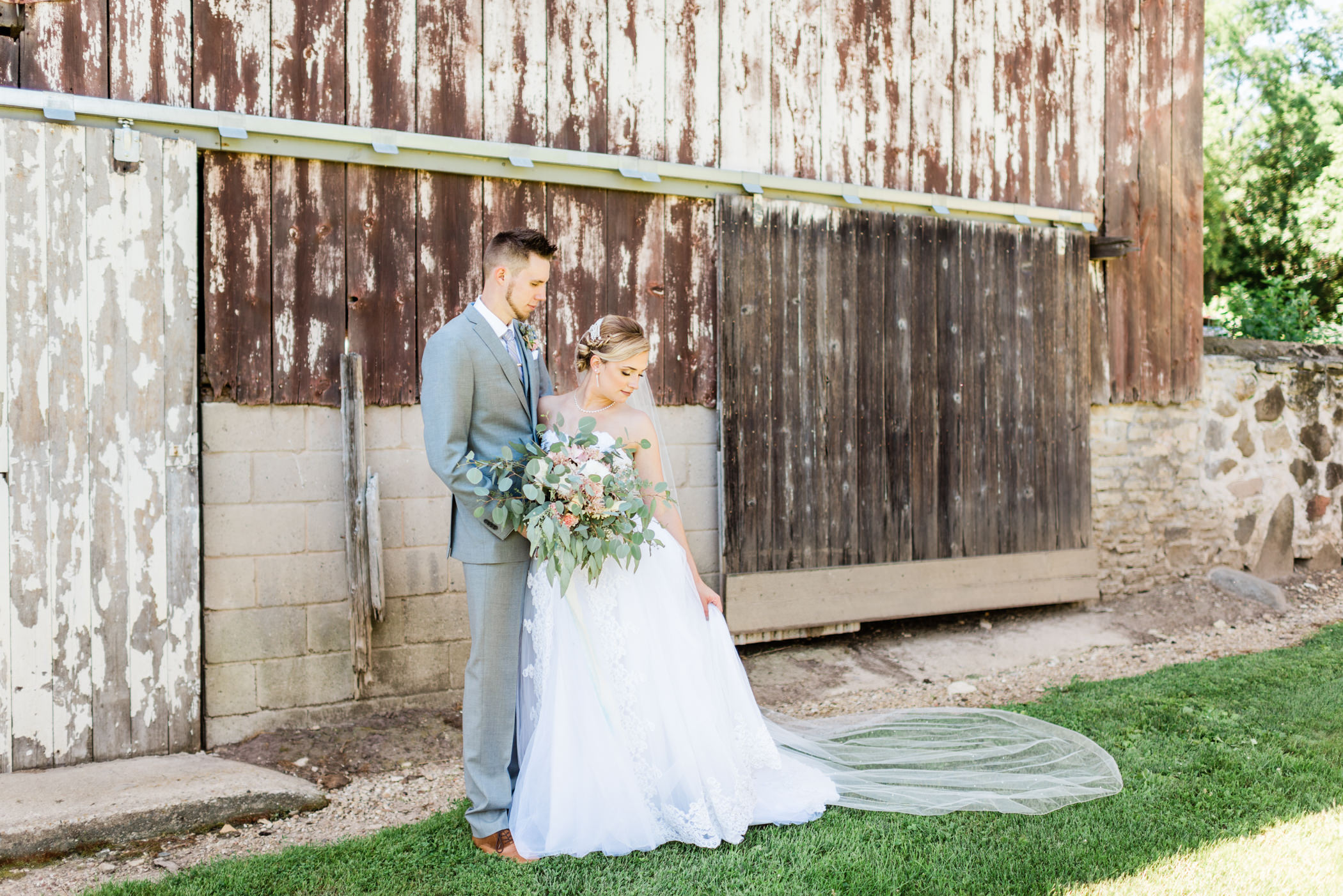 The Barn at Harvest Moon Pond Wedding Photographers - Larissa Marie Photography