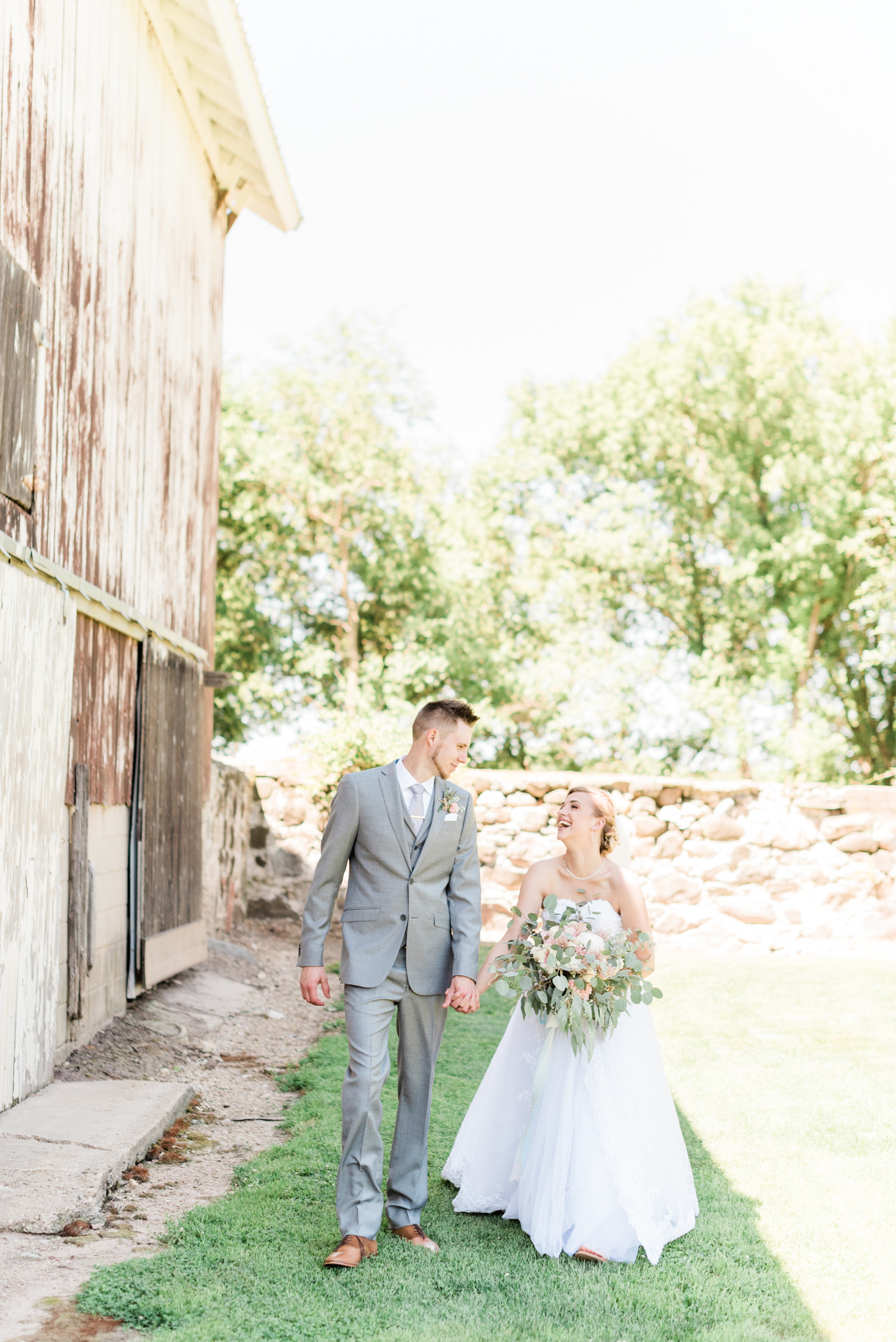 The Barn at Harvest Moon Pond Wedding Photographers - Larissa Marie Photography