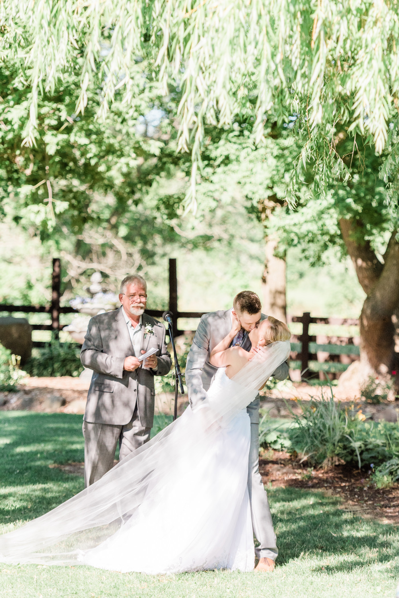 The Barn at Harvest Moon Pond Wedding Photographers - Larissa Marie Photography