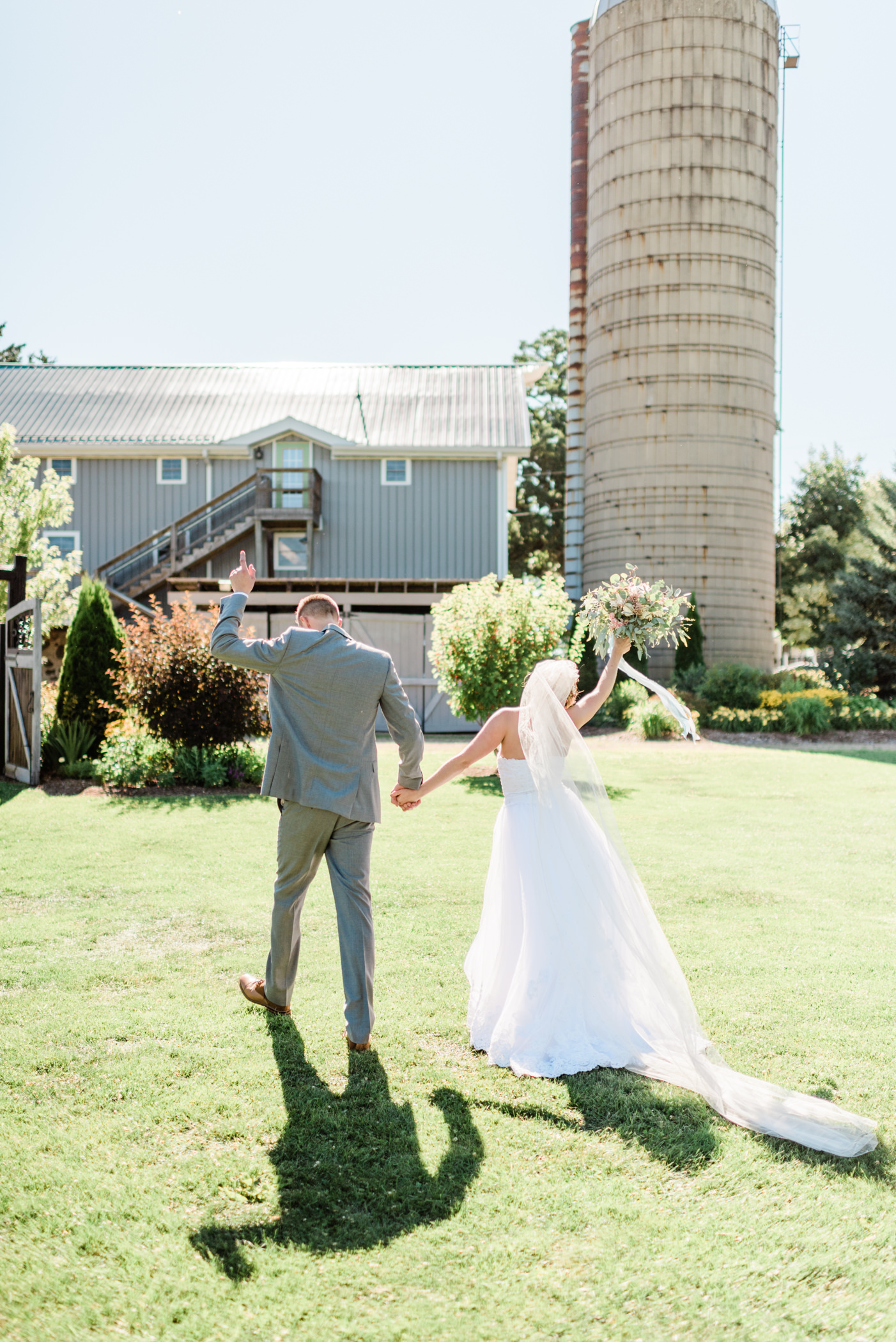 The Barn at Harvest Moon Pond Wedding Photographers - Larissa Marie Photography