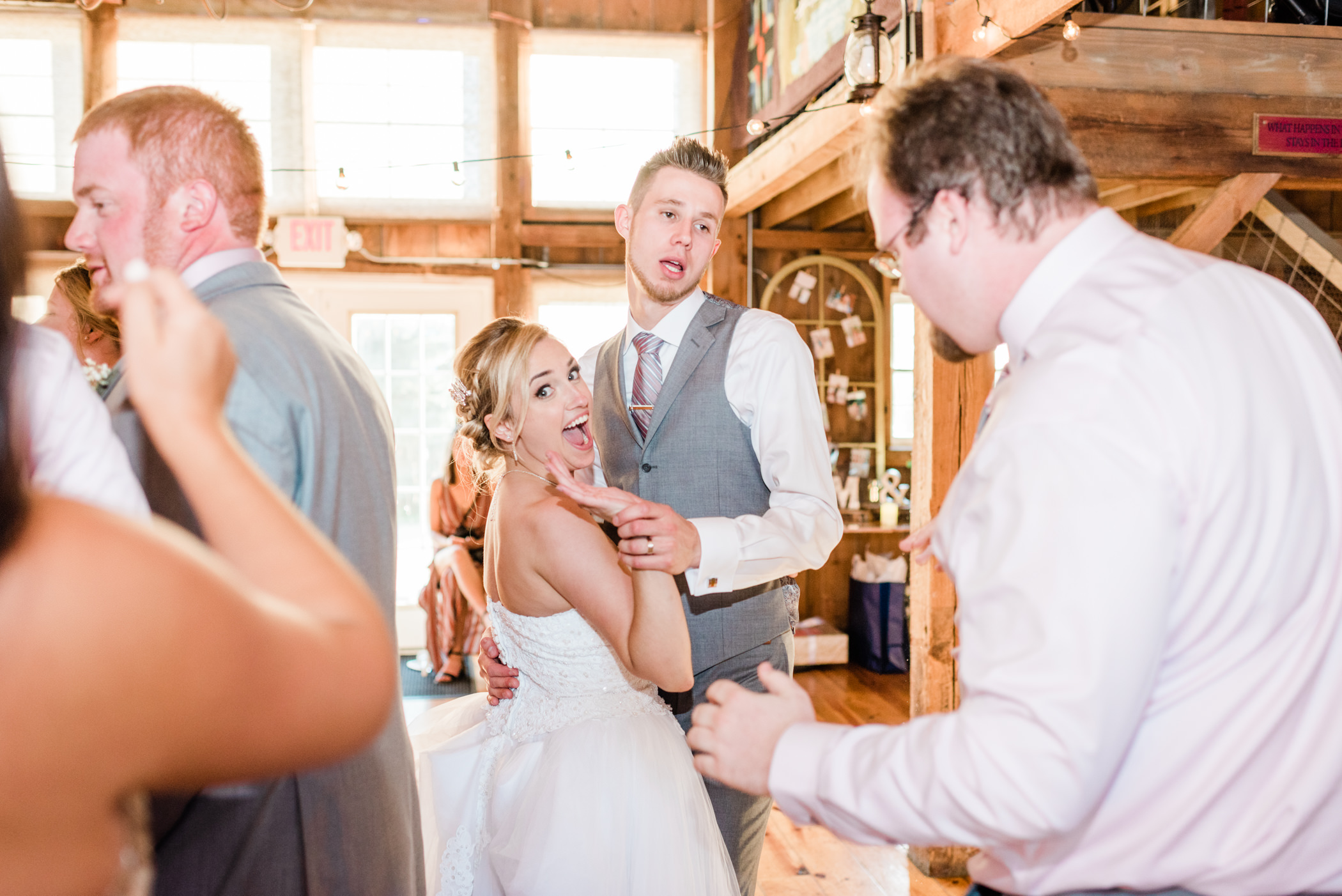 The Barn at Harvest Moon Pond Wedding Photographers - Larissa Marie Photography