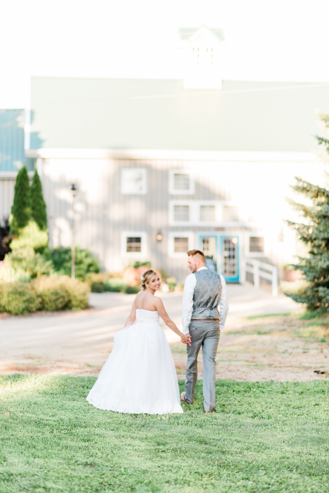 The Barn at Harvest Moon Pond Wedding Photographers - Larissa Marie Photography