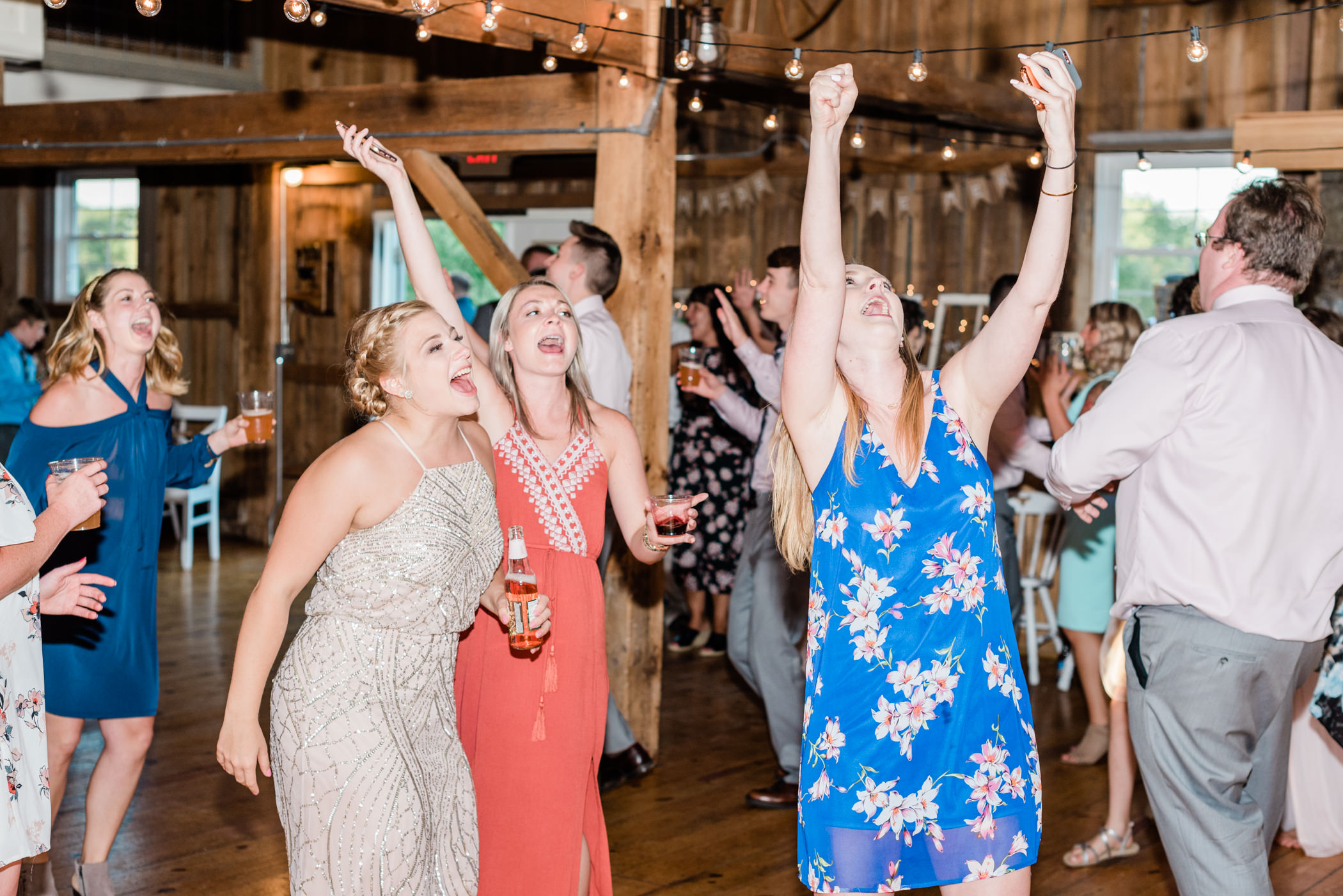 The Barn at Harvest Moon Pond Wedding Photographers - Larissa Marie Photography