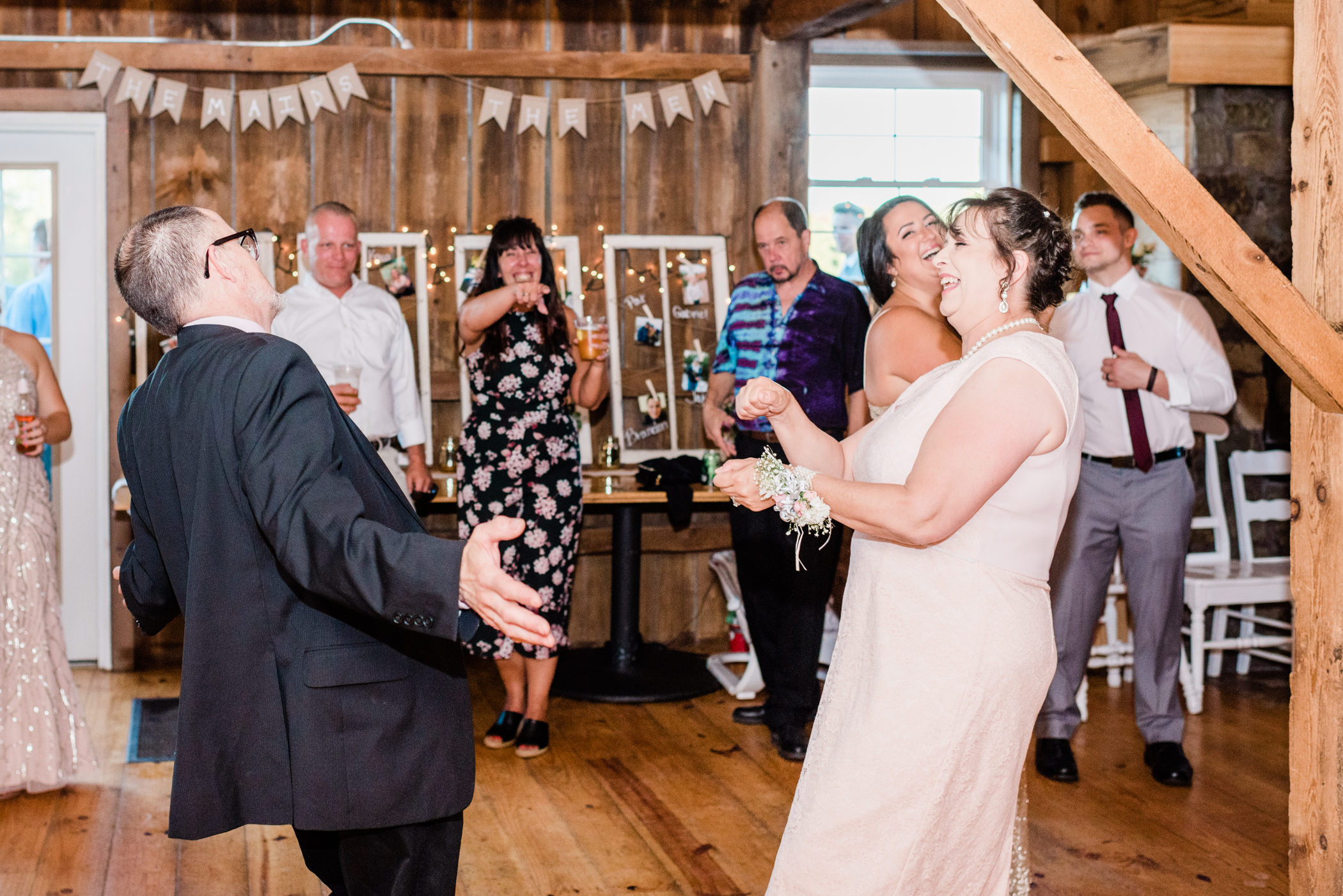 The Barn at Harvest Moon Pond Wedding Photographers - Larissa Marie Photography