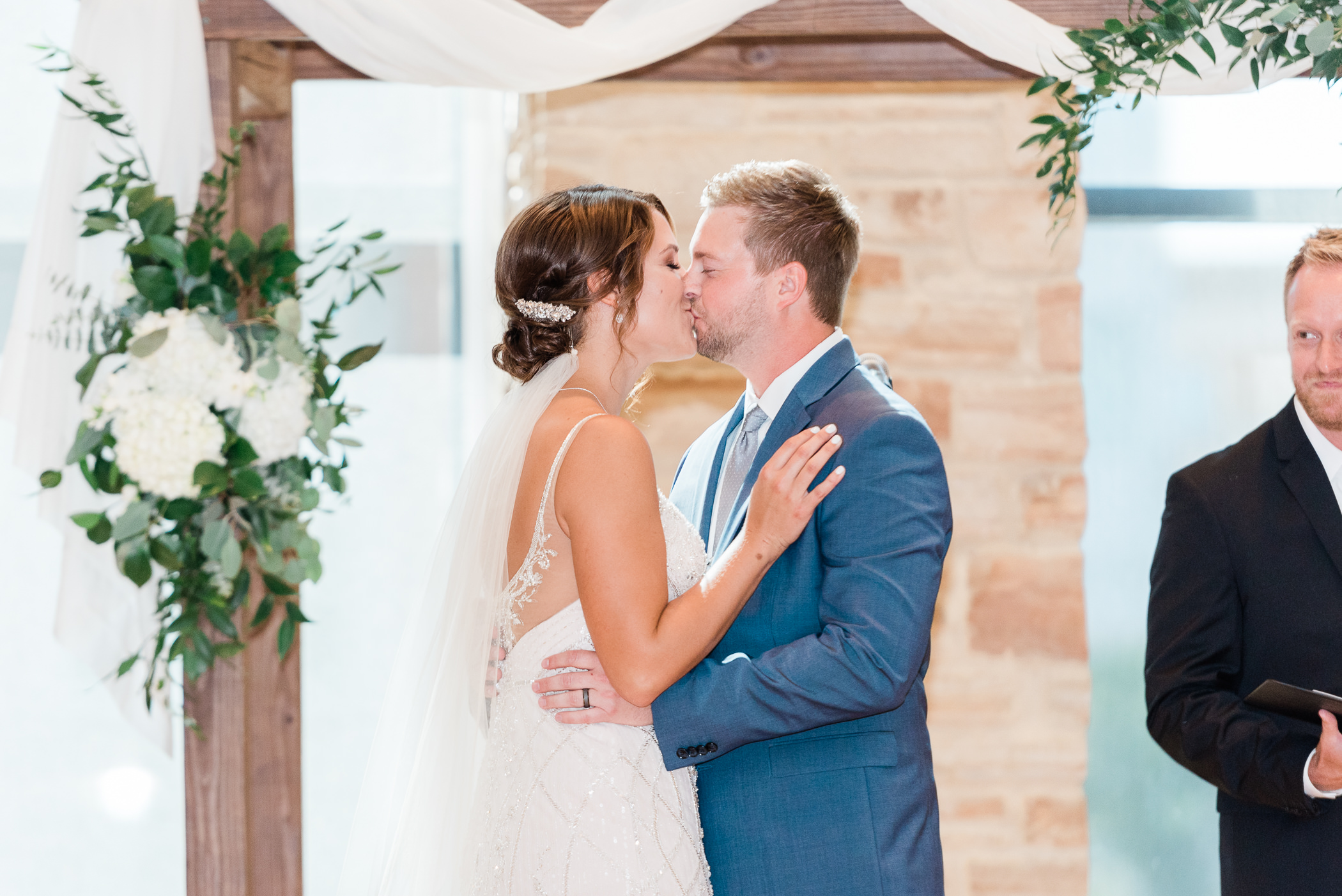 Union South Wedding Photographers - Larissa Marie Photography