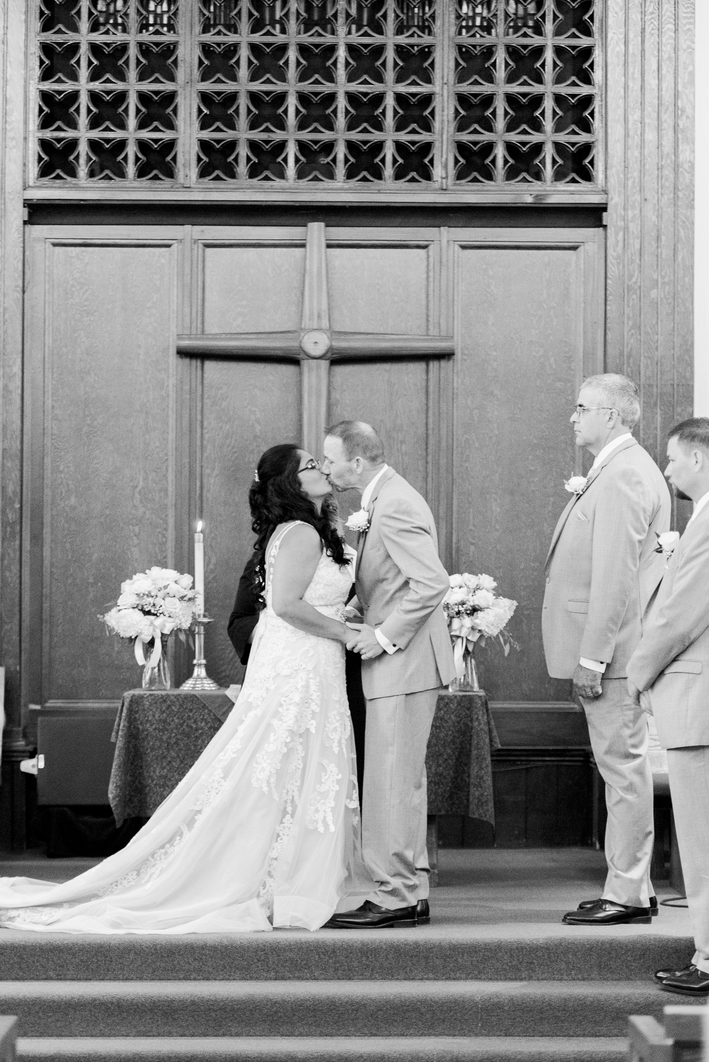 Platteville First Congregational Church wedding photographers - Larissa Marie Photography