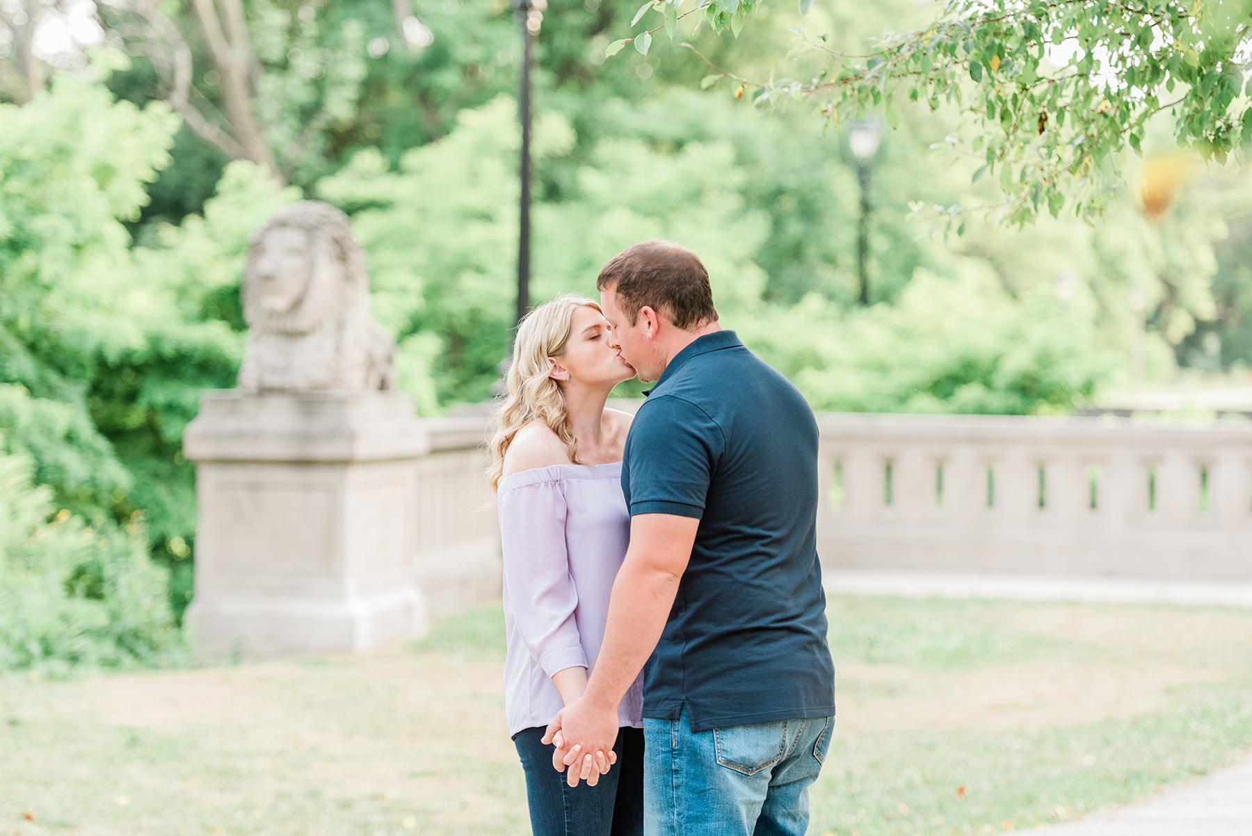 Lake Park Milwaukee Engagement Pictures - Larissa Marie Photography