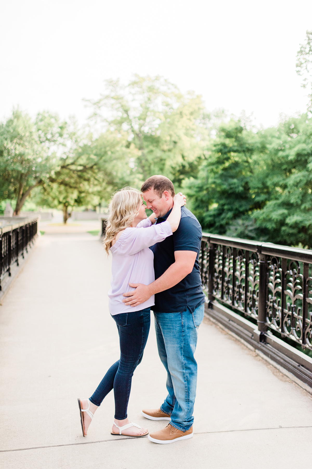 Lake Park Milwaukee Engagement Pictures - Larissa Marie Photography