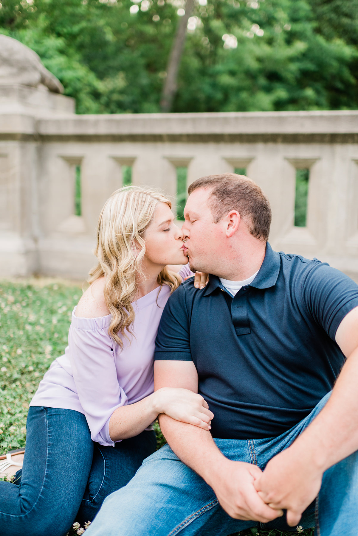 Lake Park Milwaukee Engagement Pictures - Larissa Marie Photography