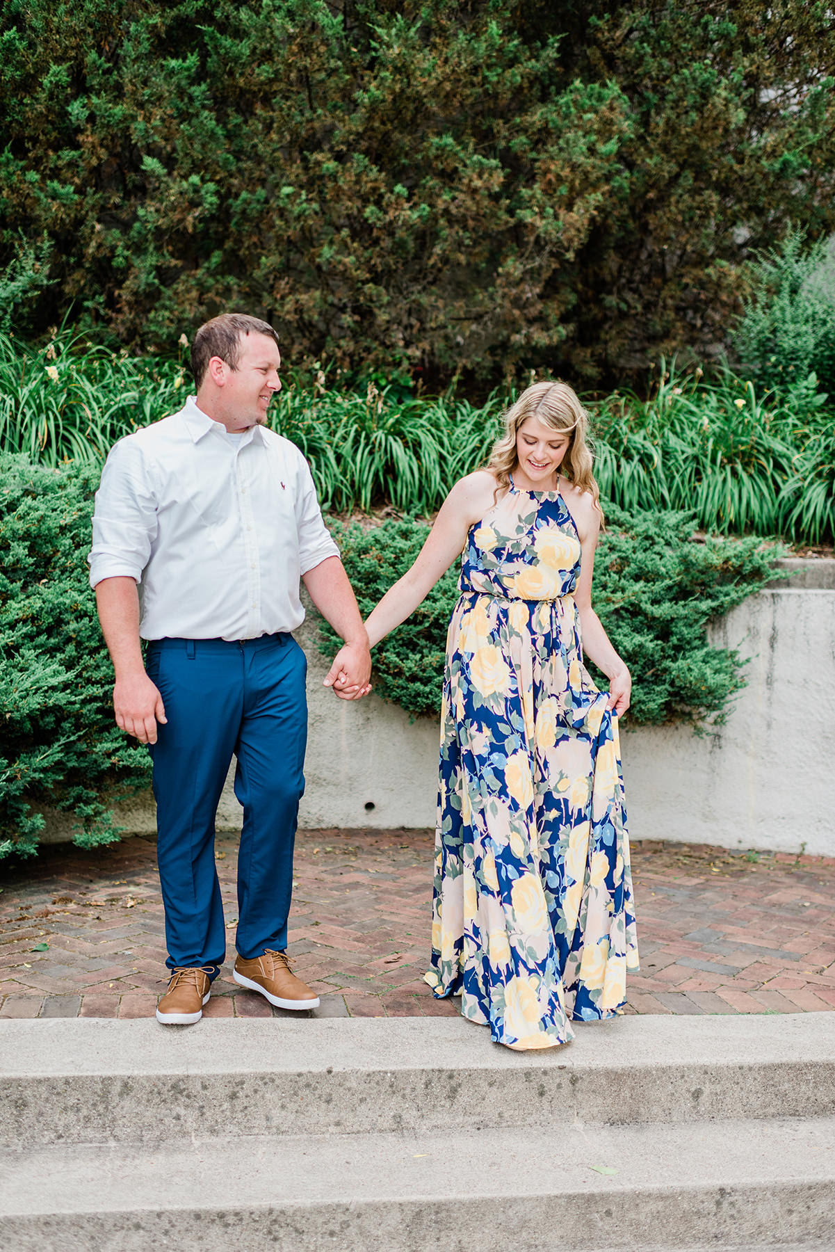 Lake Park Milwaukee Engagement Pictures - Larissa Marie Photography