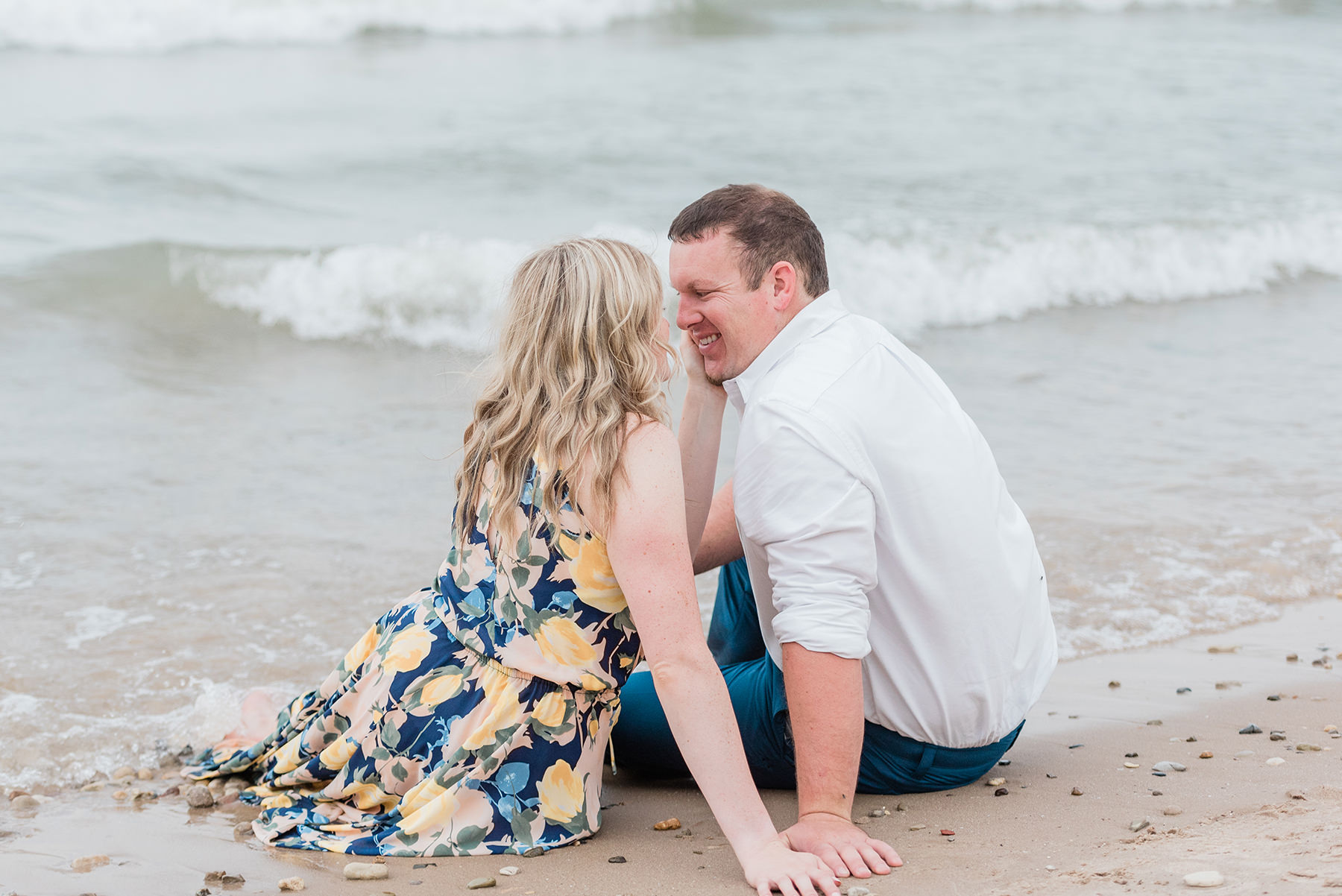 Lake Park Milwaukee Engagement Pictures - Larissa Marie Photography