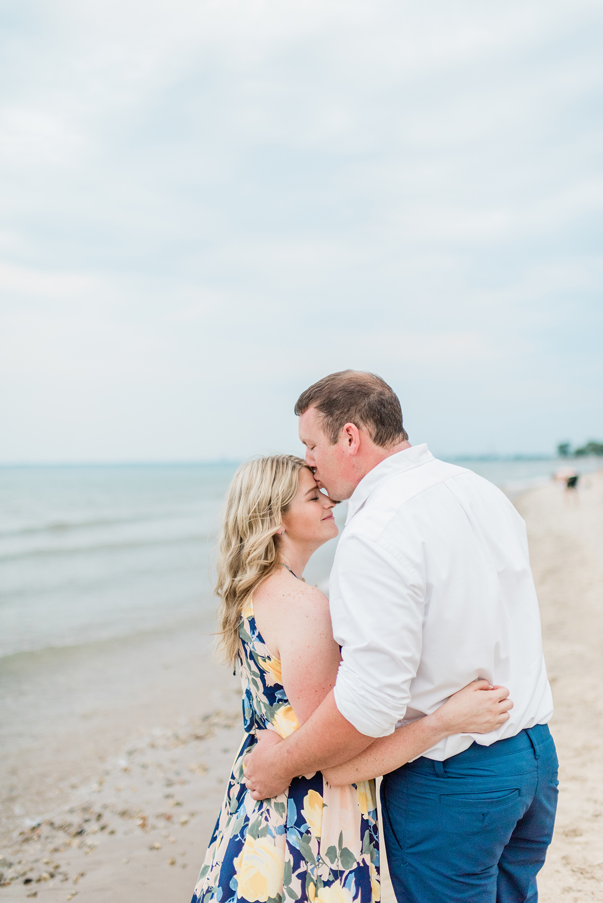 Lake Park Milwaukee Engagement Pictures - Larissa Marie Photography