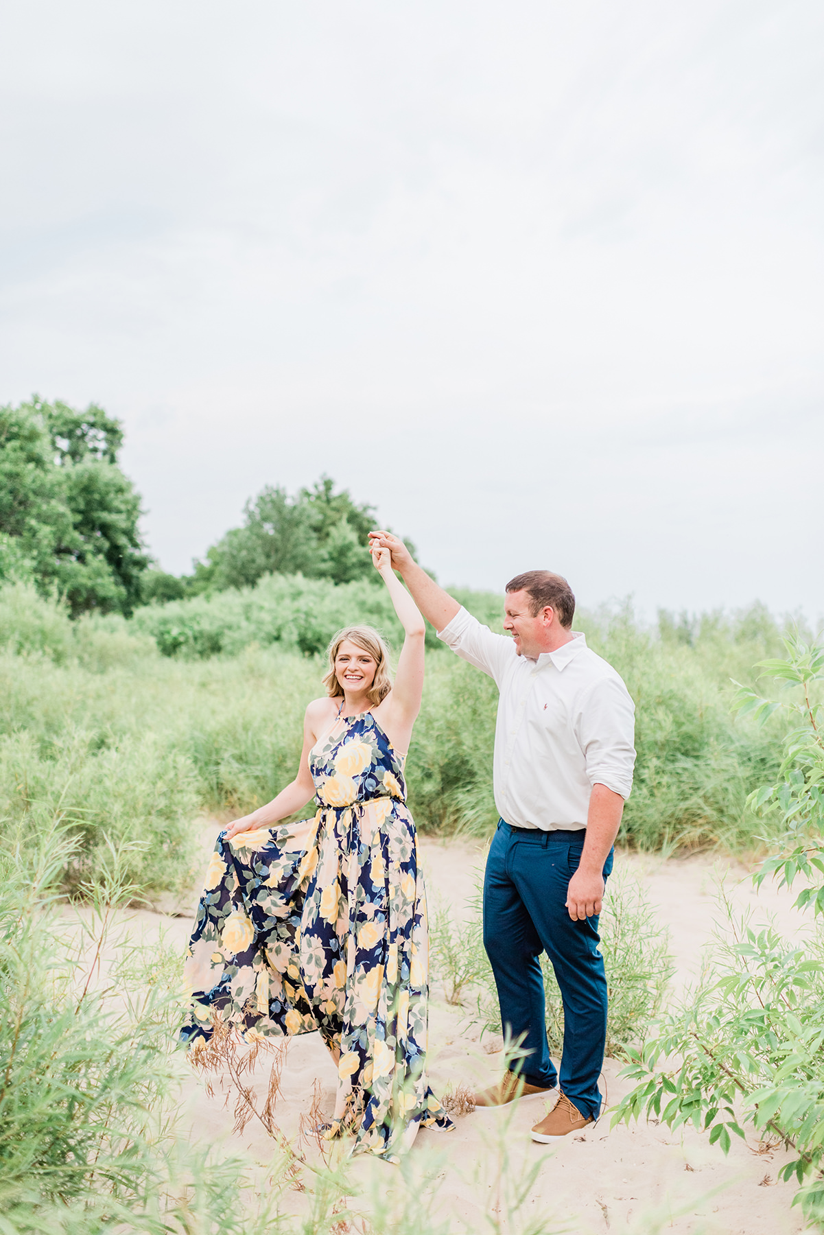 Lake Park Milwaukee Engagement Pictures - Larissa Marie Photography