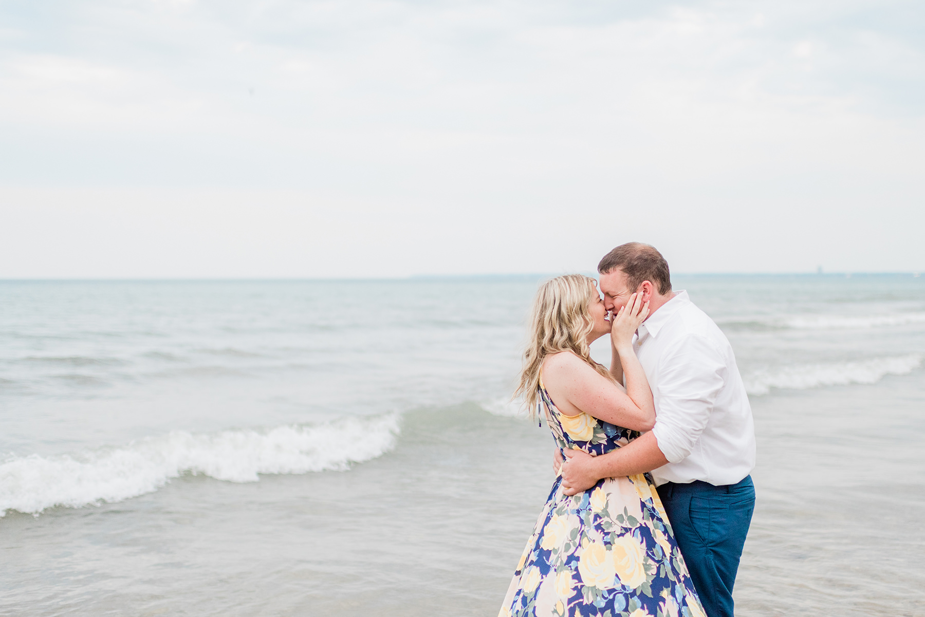 Lake Park Milwaukee Engagement Pictures - Larissa Marie Photography