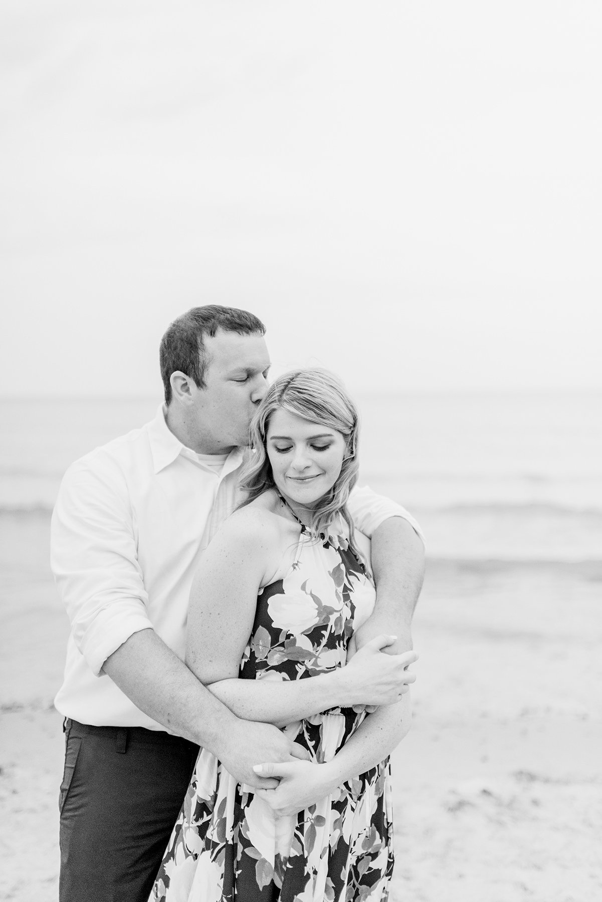 Lake Park Milwaukee Engagement Pictures - Larissa Marie Photography