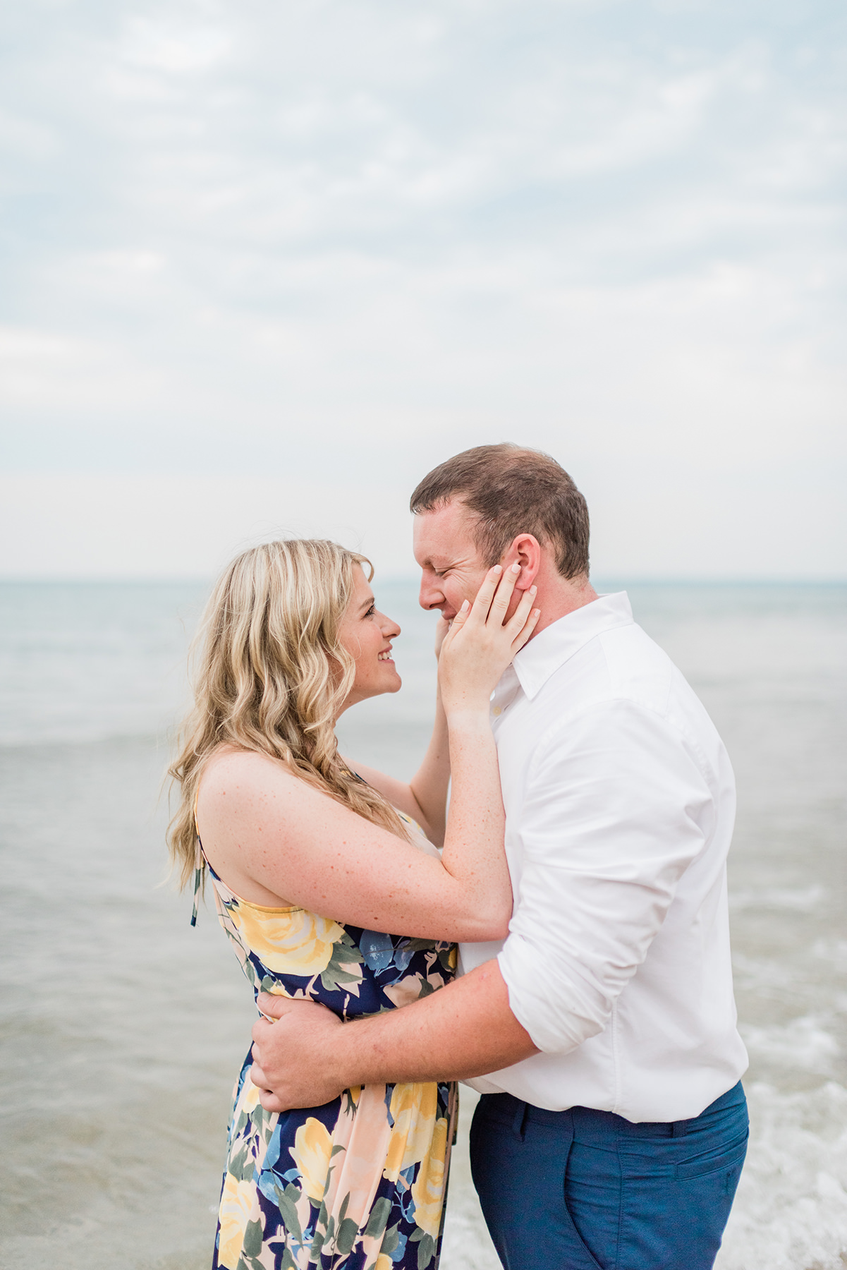 Lake Park Milwaukee Engagement Pictures - Larissa Marie Photography