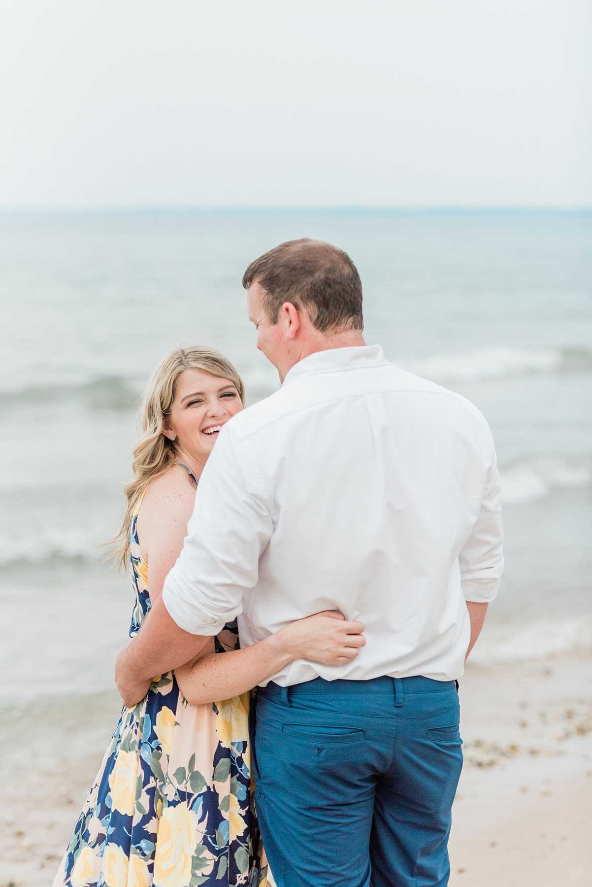 Lake Park Milwaukee Engagement Pictures - Larissa Marie Photography