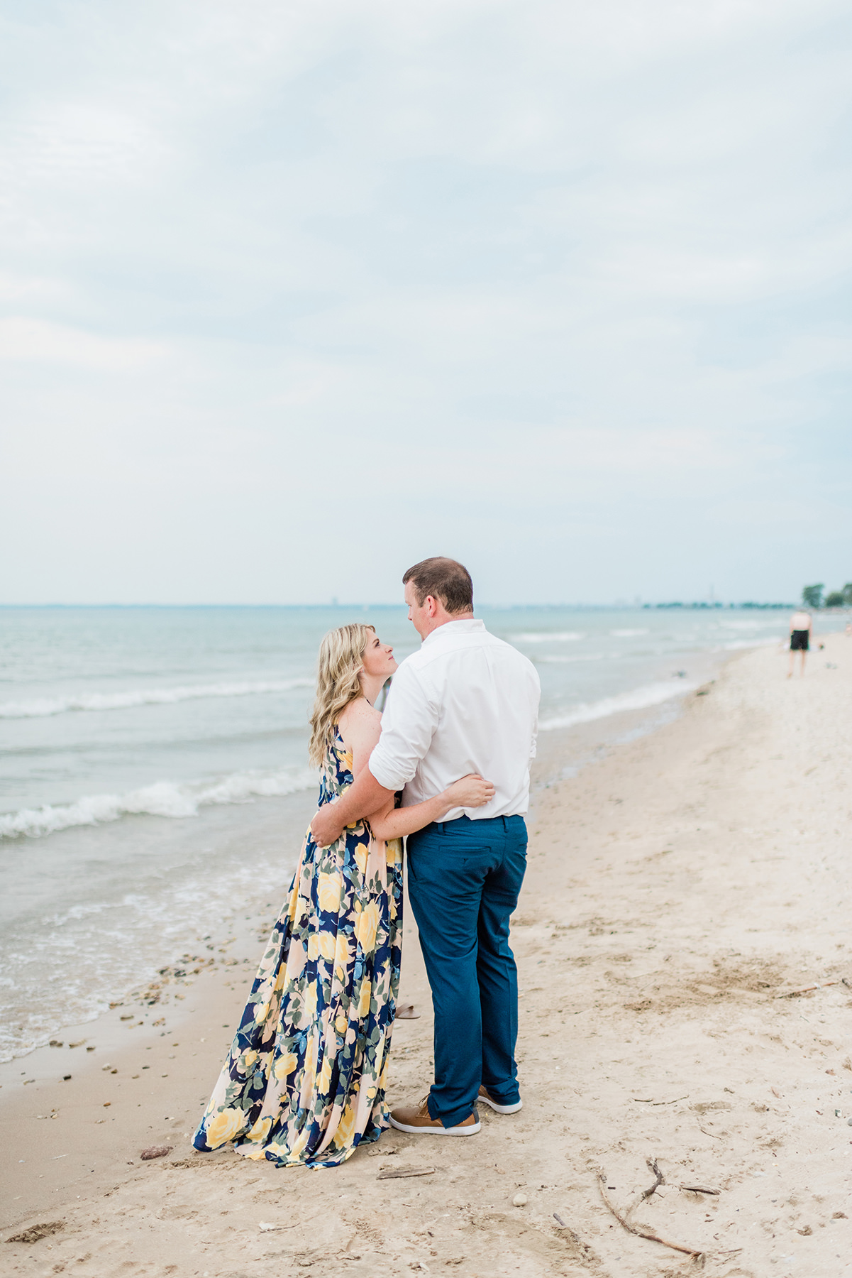 Lake Park Milwaukee Engagement Pictures - Larissa Marie Photography