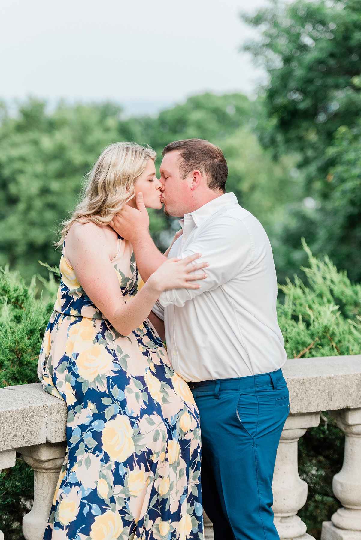 Lake Park Milwaukee Engagement Pictures - Larissa Marie Photography