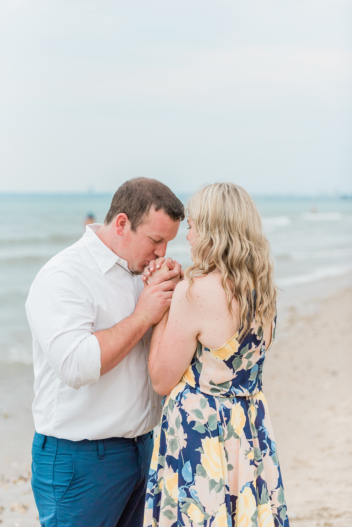 Lake Park Milwaukee Engagement Pictures - Larissa Marie Photography