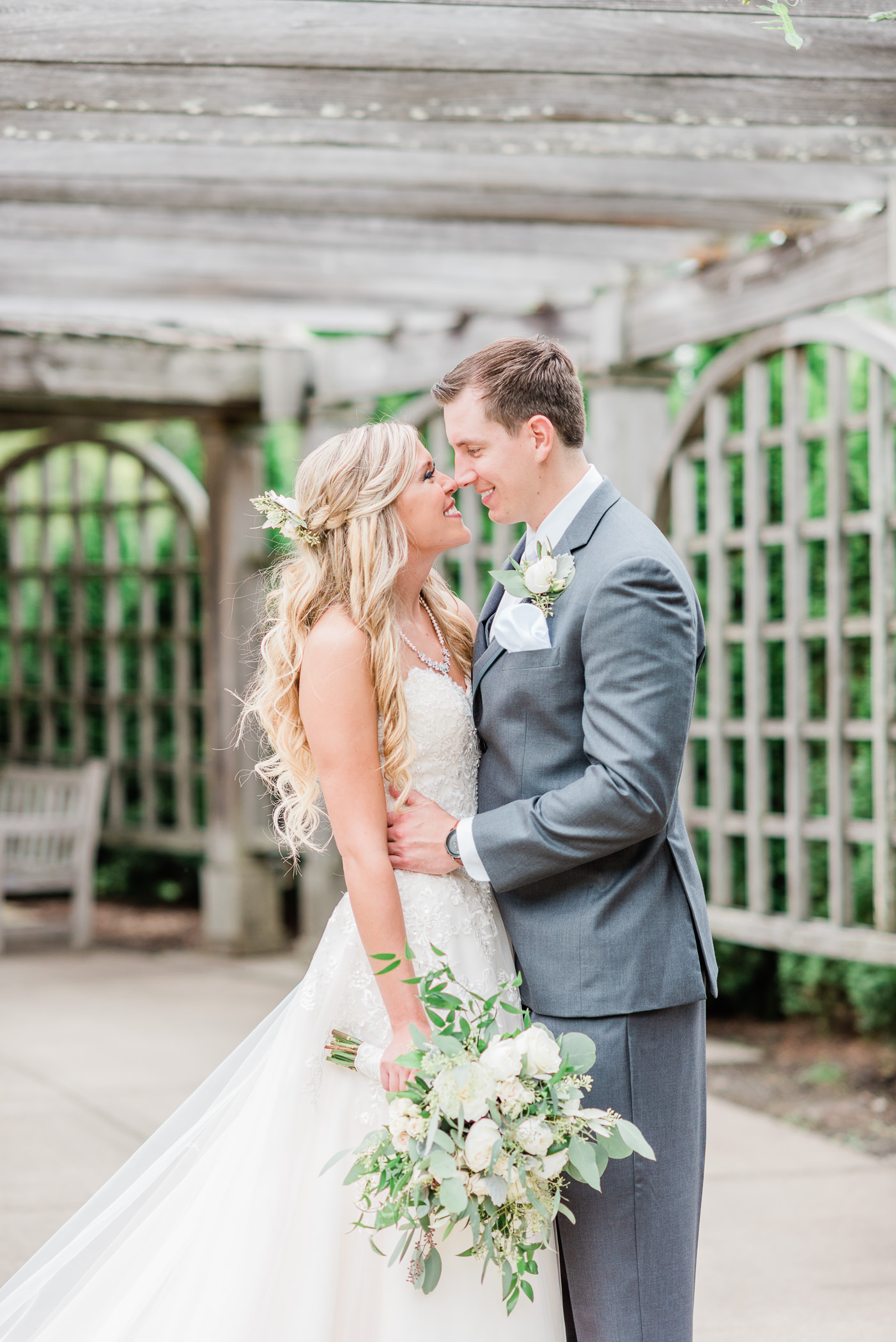 Larissa Marie Photography - Rockford, IL Wedding Photographer