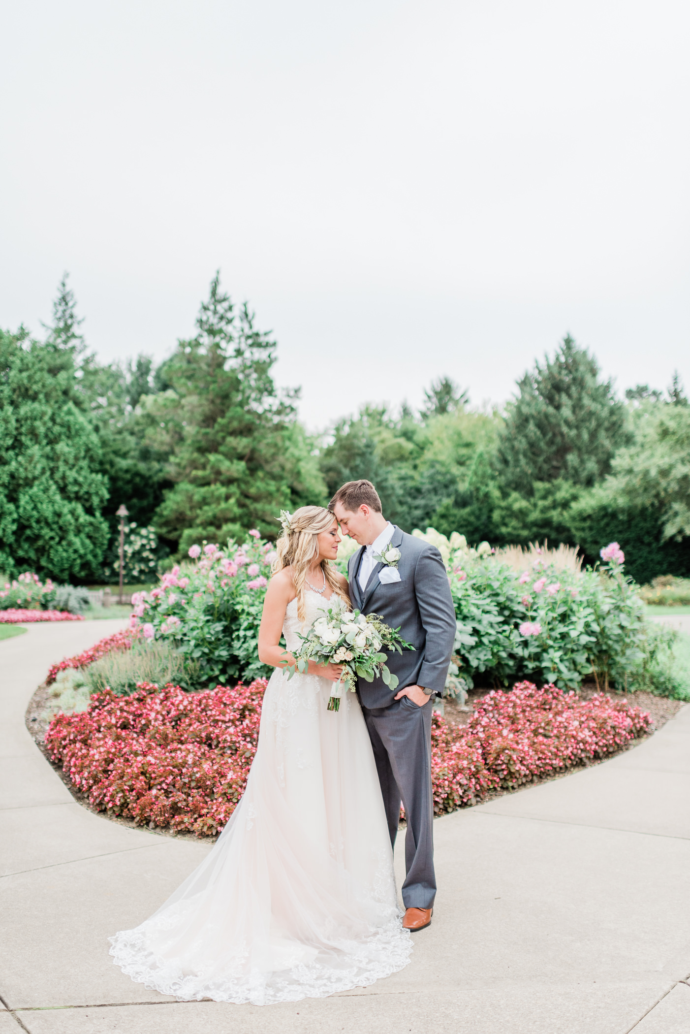 Larissa Marie Photography - Rockford, IL Wedding Photographer