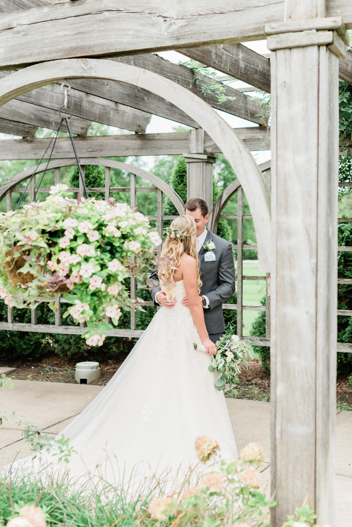 Larissa Marie Photography - Rockford, IL Wedding Photographer