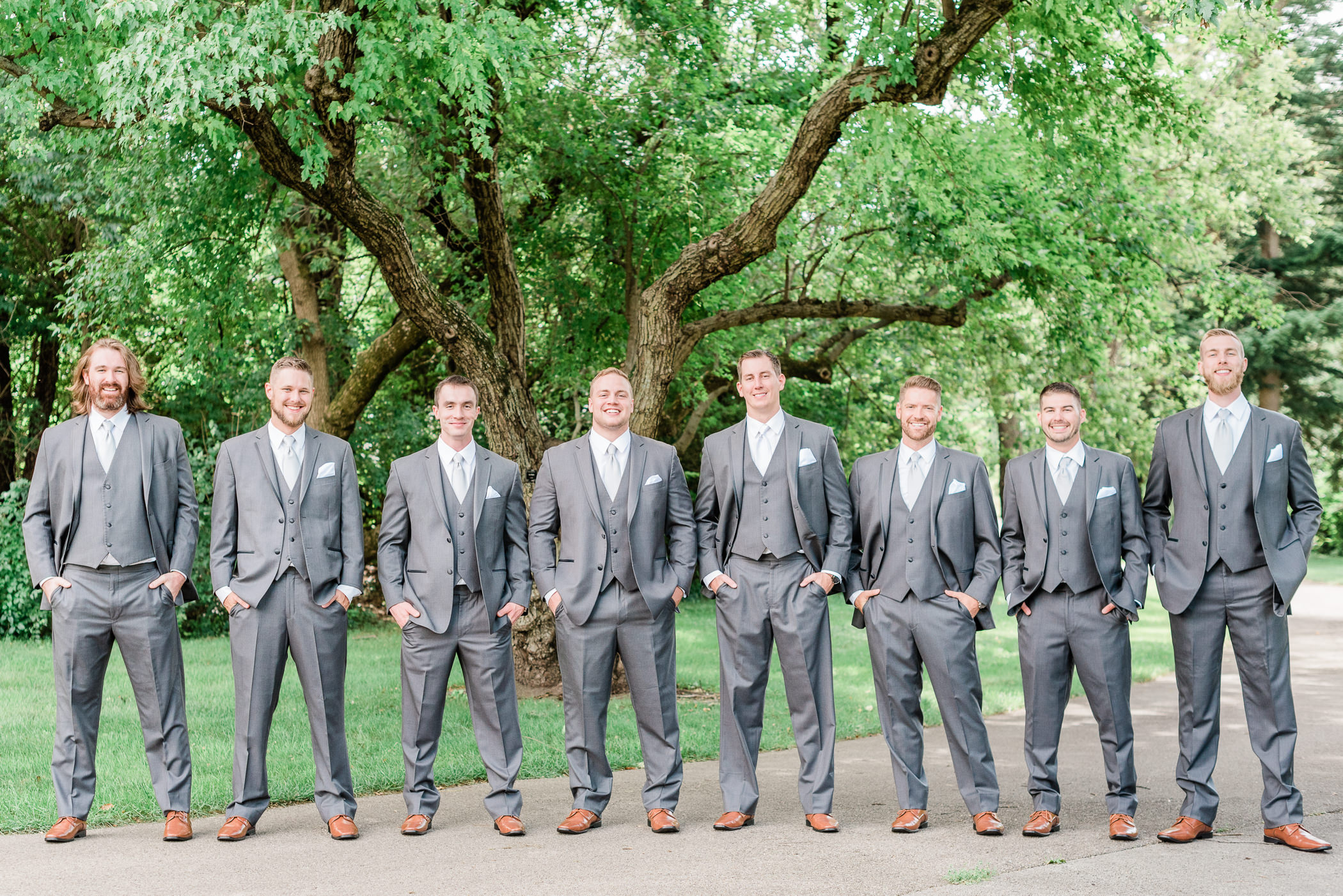 Larissa Marie Photography - Rockford, IL Wedding Photographer