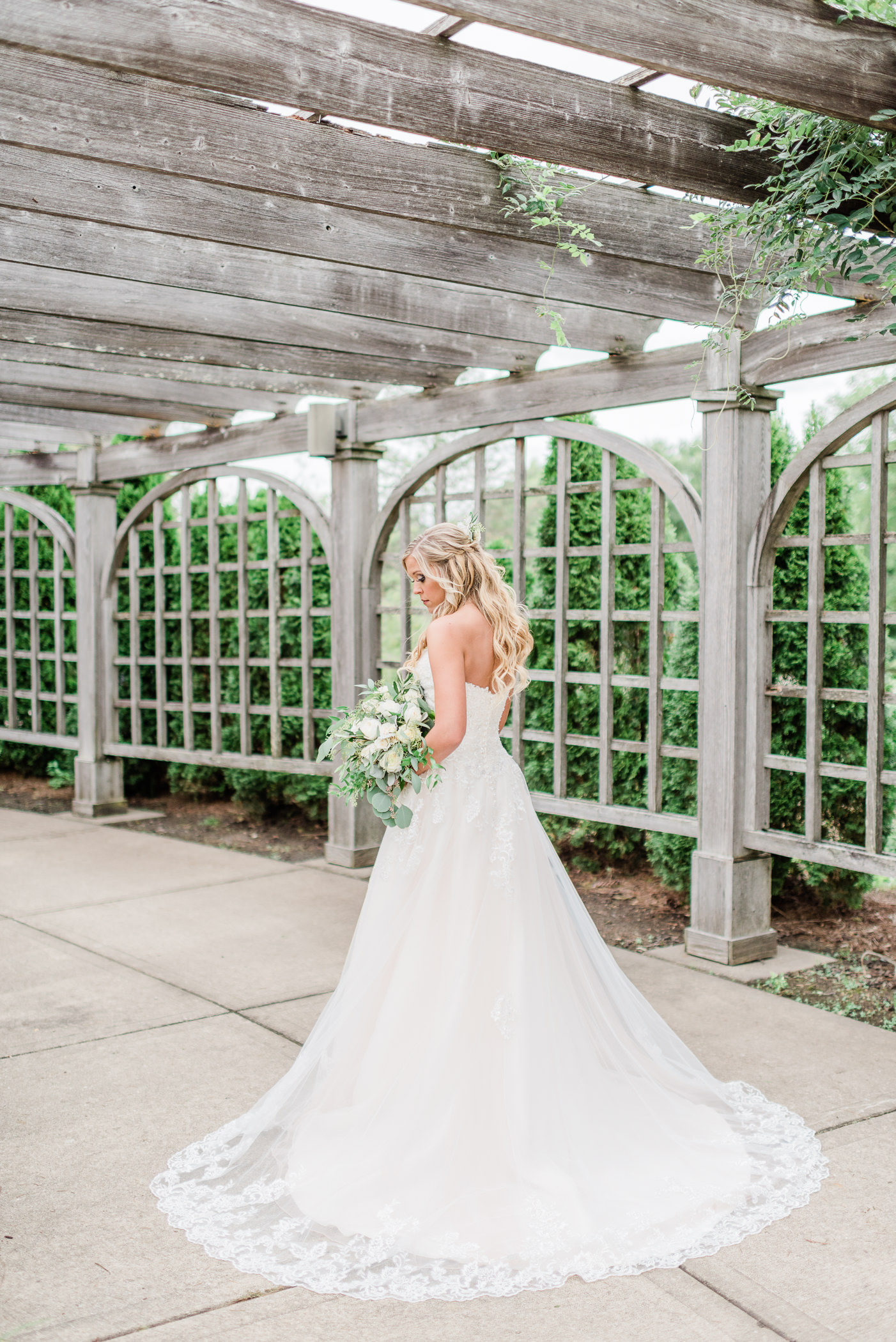 Larissa Marie Photography - Rockford, IL Wedding Photographer