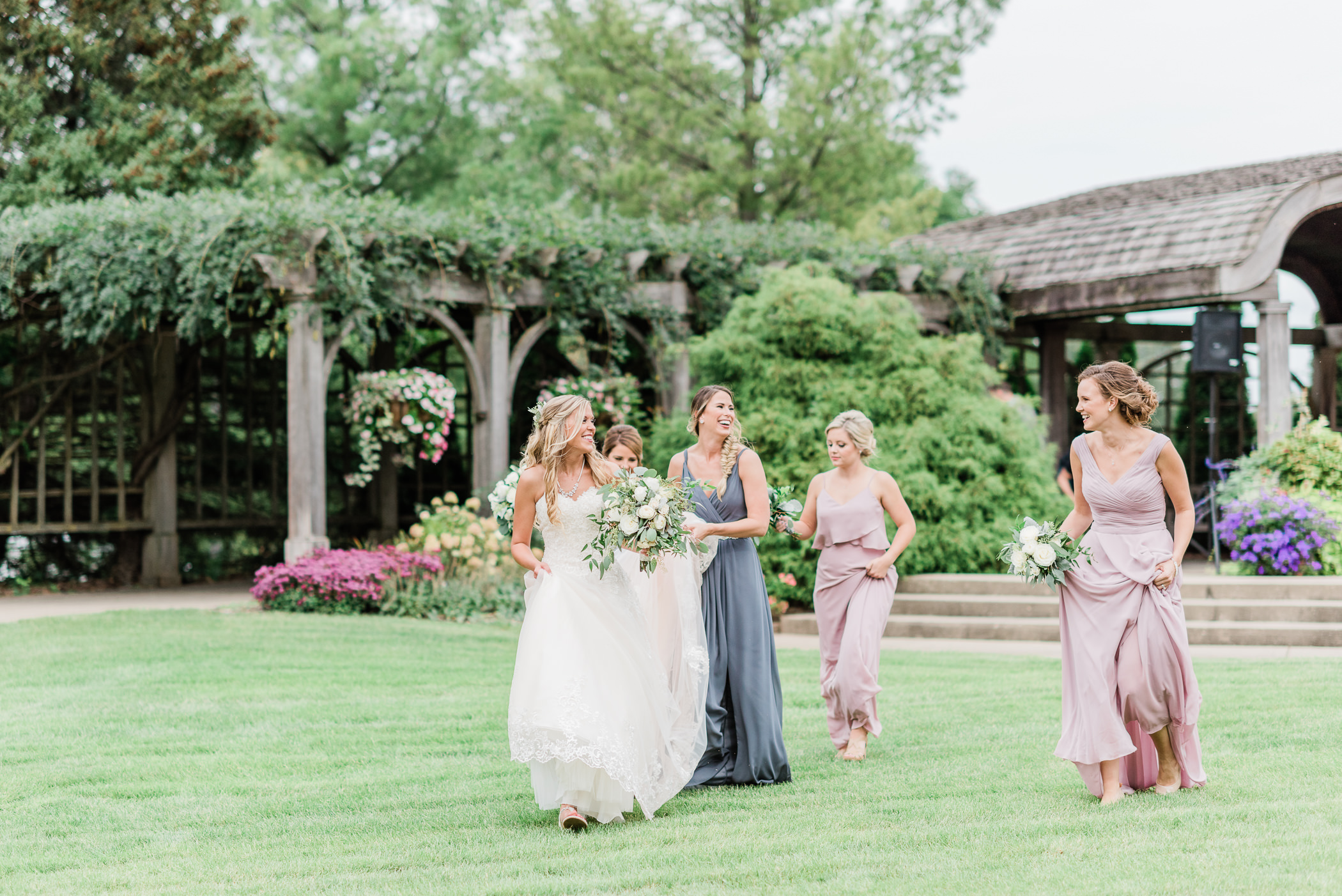 Larissa Marie Photography - Rockford, IL Wedding Photographer